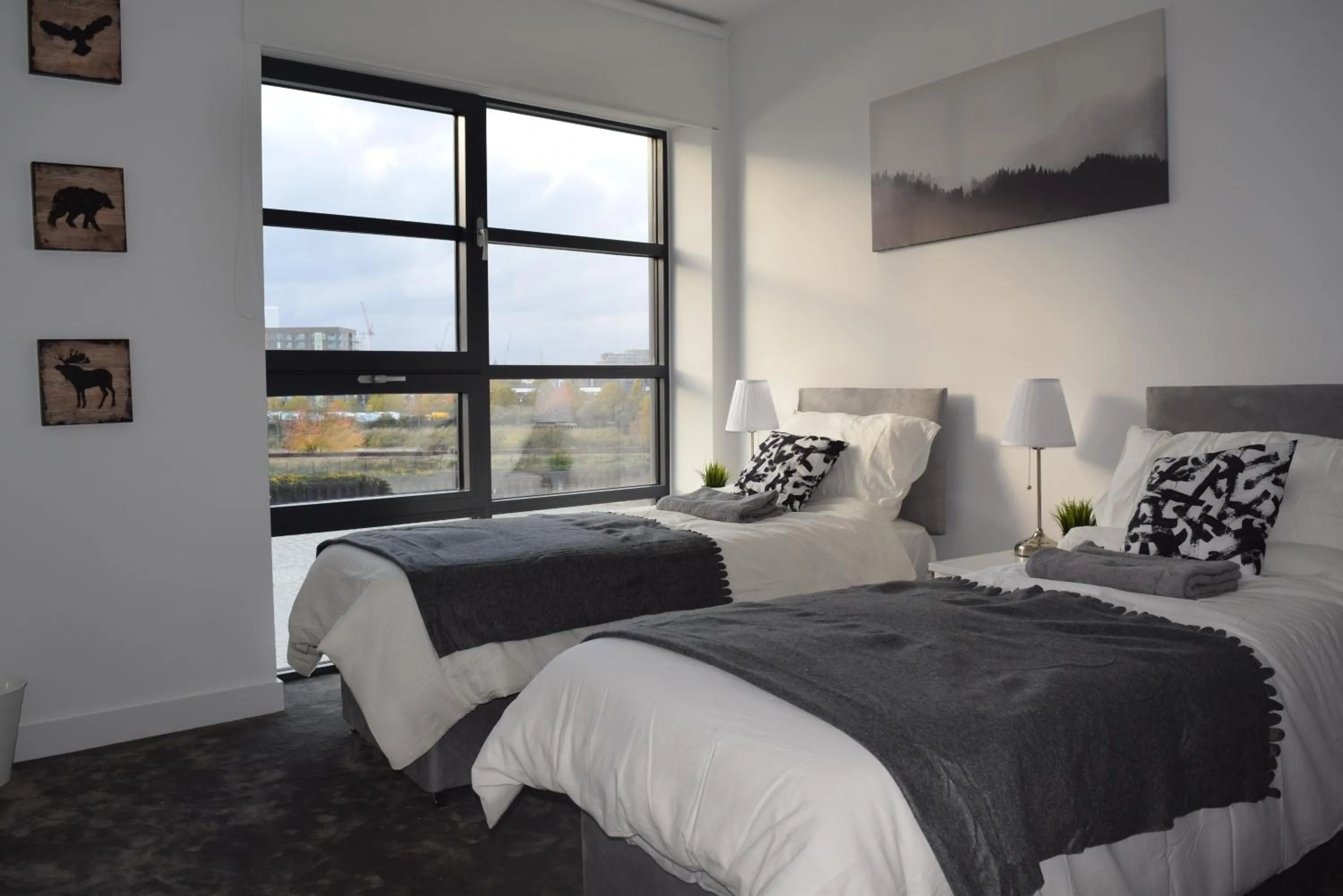 Bedroom, Bed in London City Island 3 Bedroom Luxury Apartments, Canary Wharf
