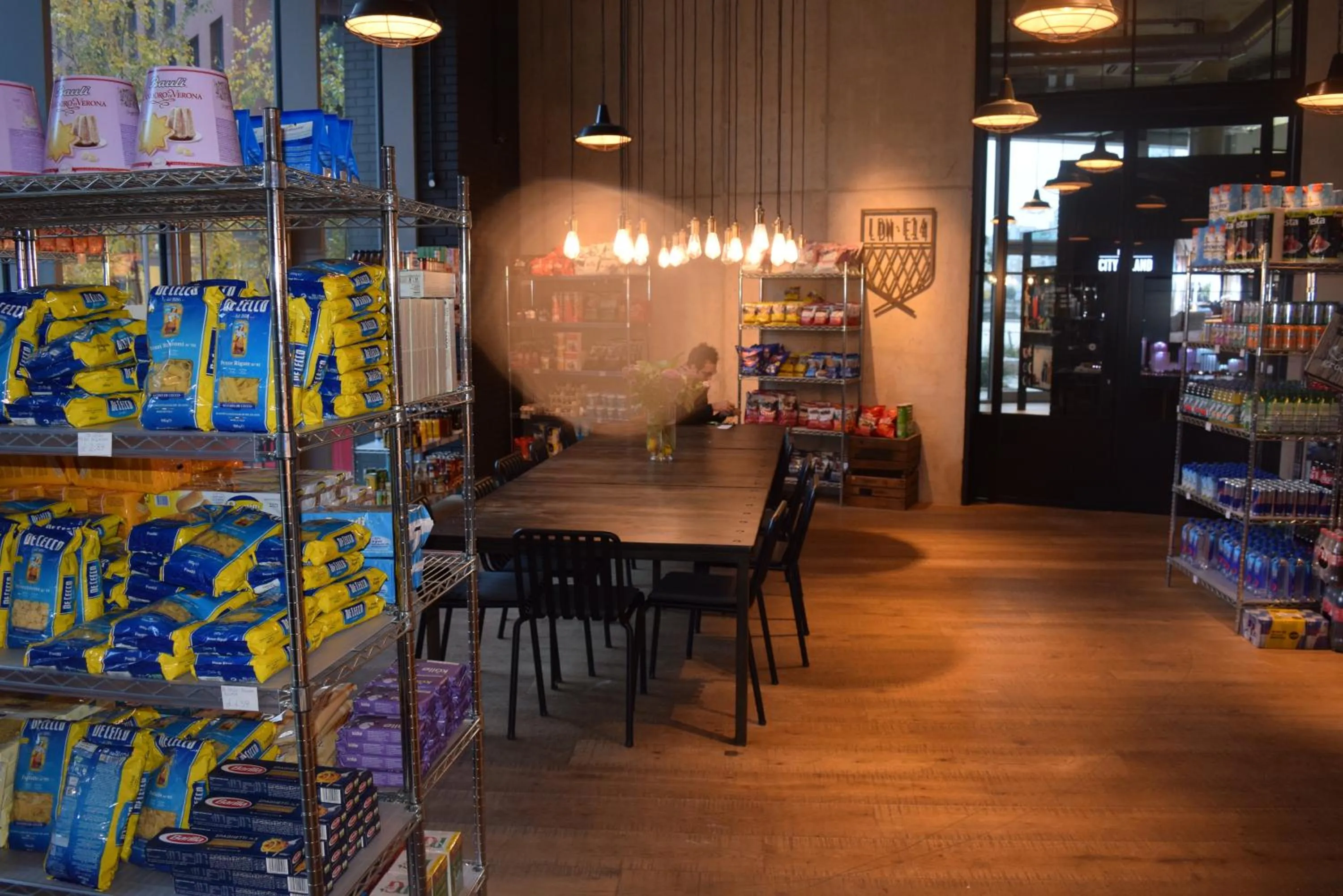 Restaurant/places to eat in London City Island 3 Bedroom Luxury Apartments, Canary Wharf