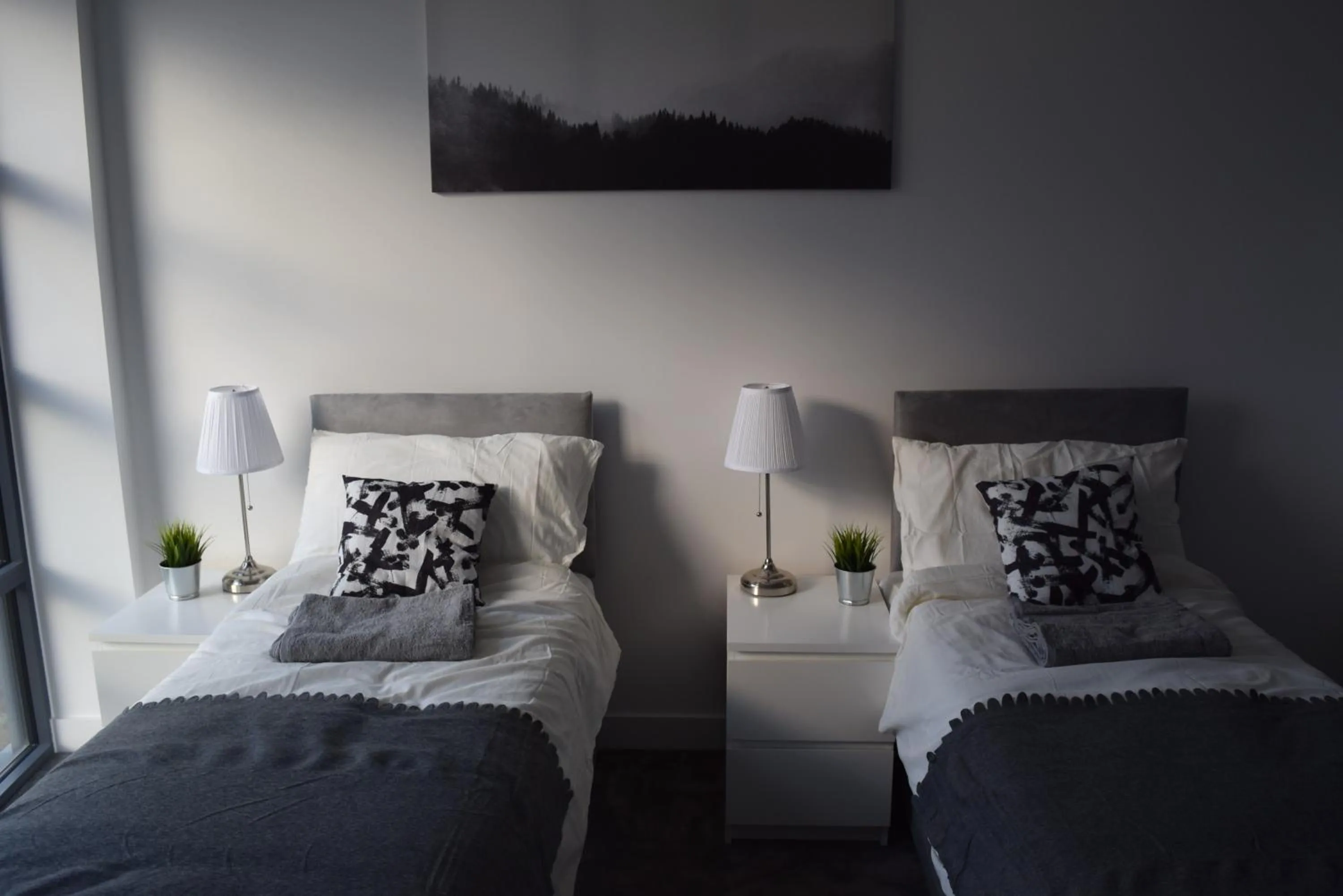 Bedroom, Bed in London City Island 3 Bedroom Luxury Apartments, Canary Wharf