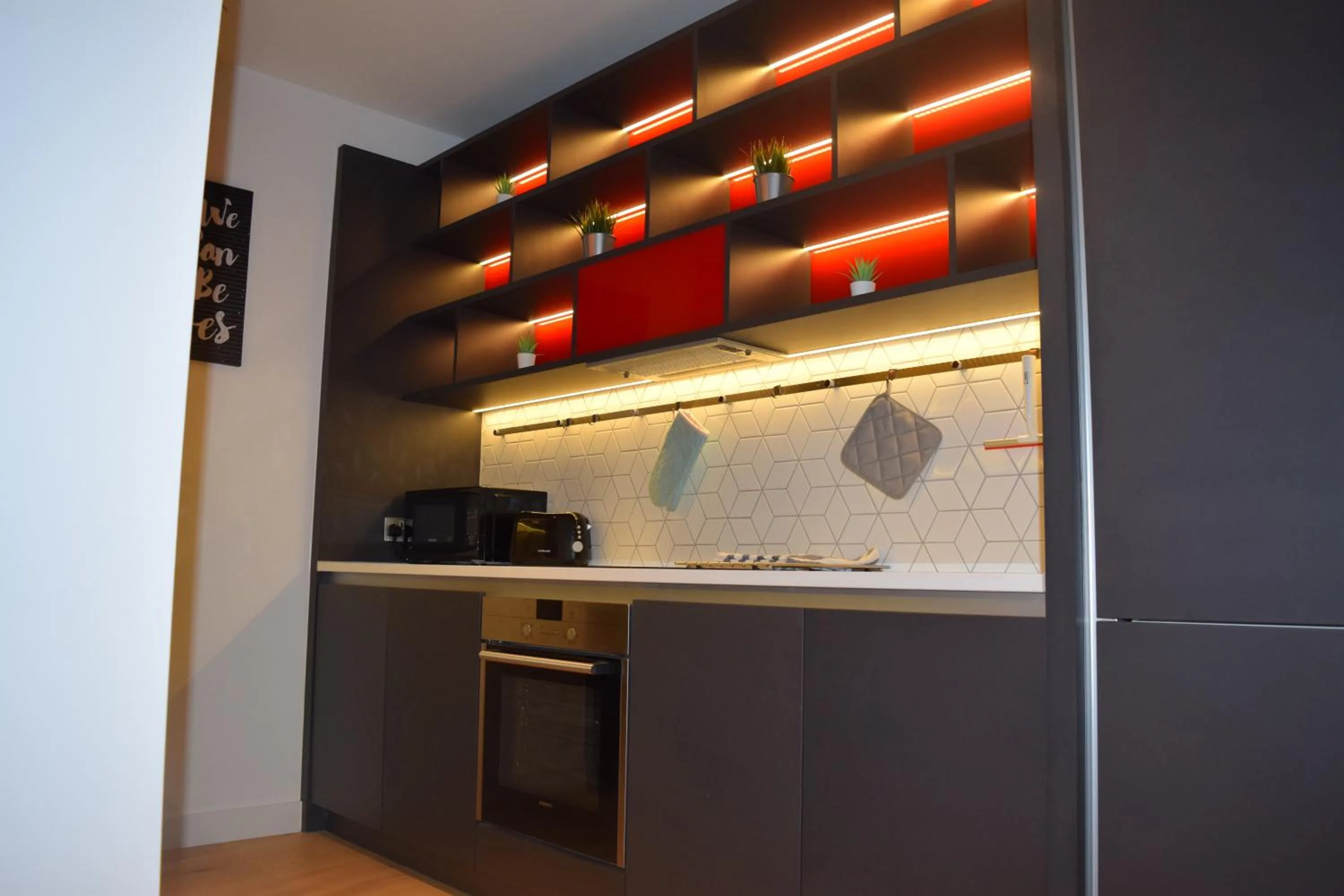 Kitchen or kitchenette in London City Island 3 Bedroom Luxury Apartments, Canary Wharf