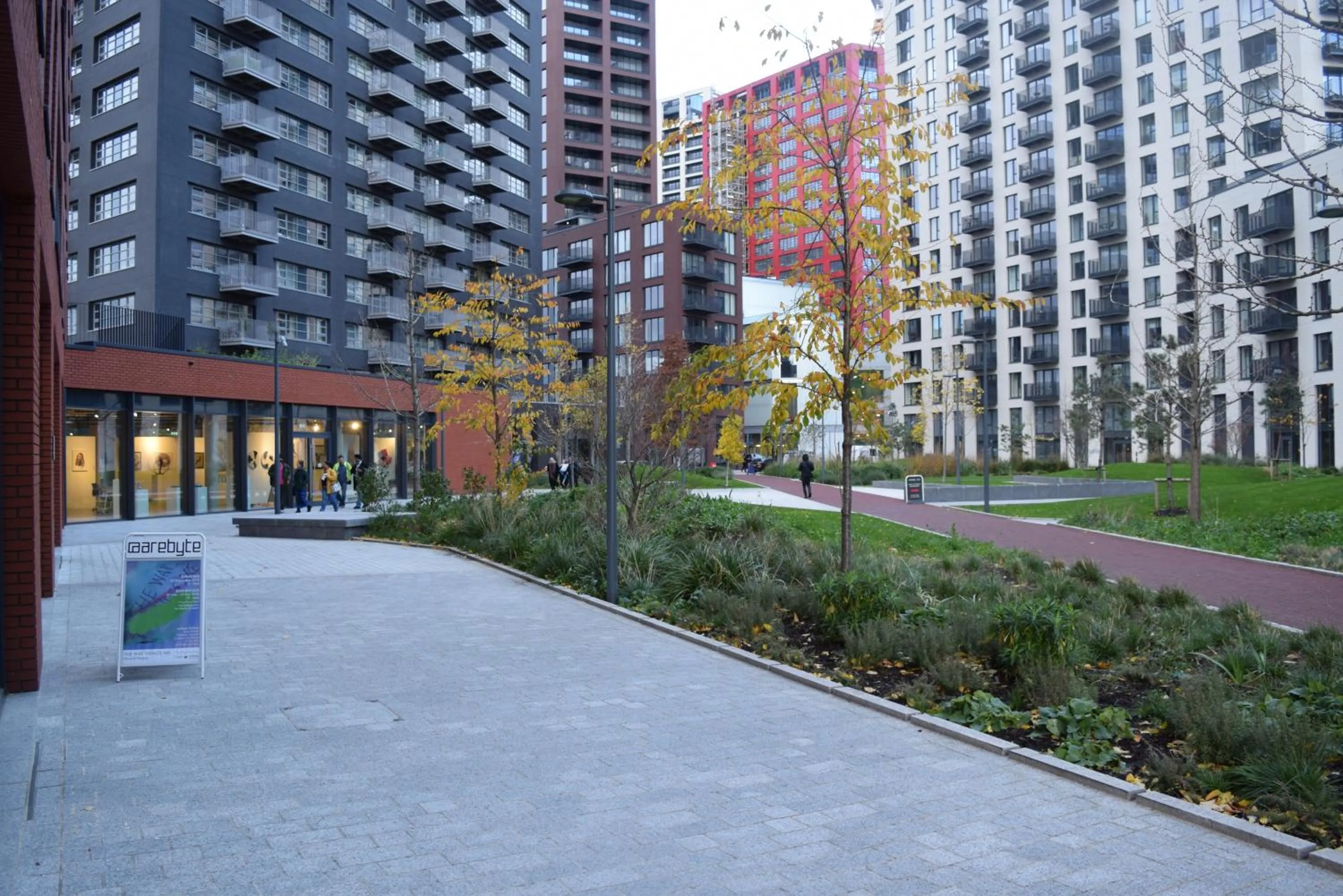 Area and facilities in London City Island 3 Bedroom Luxury Apartments, Canary Wharf