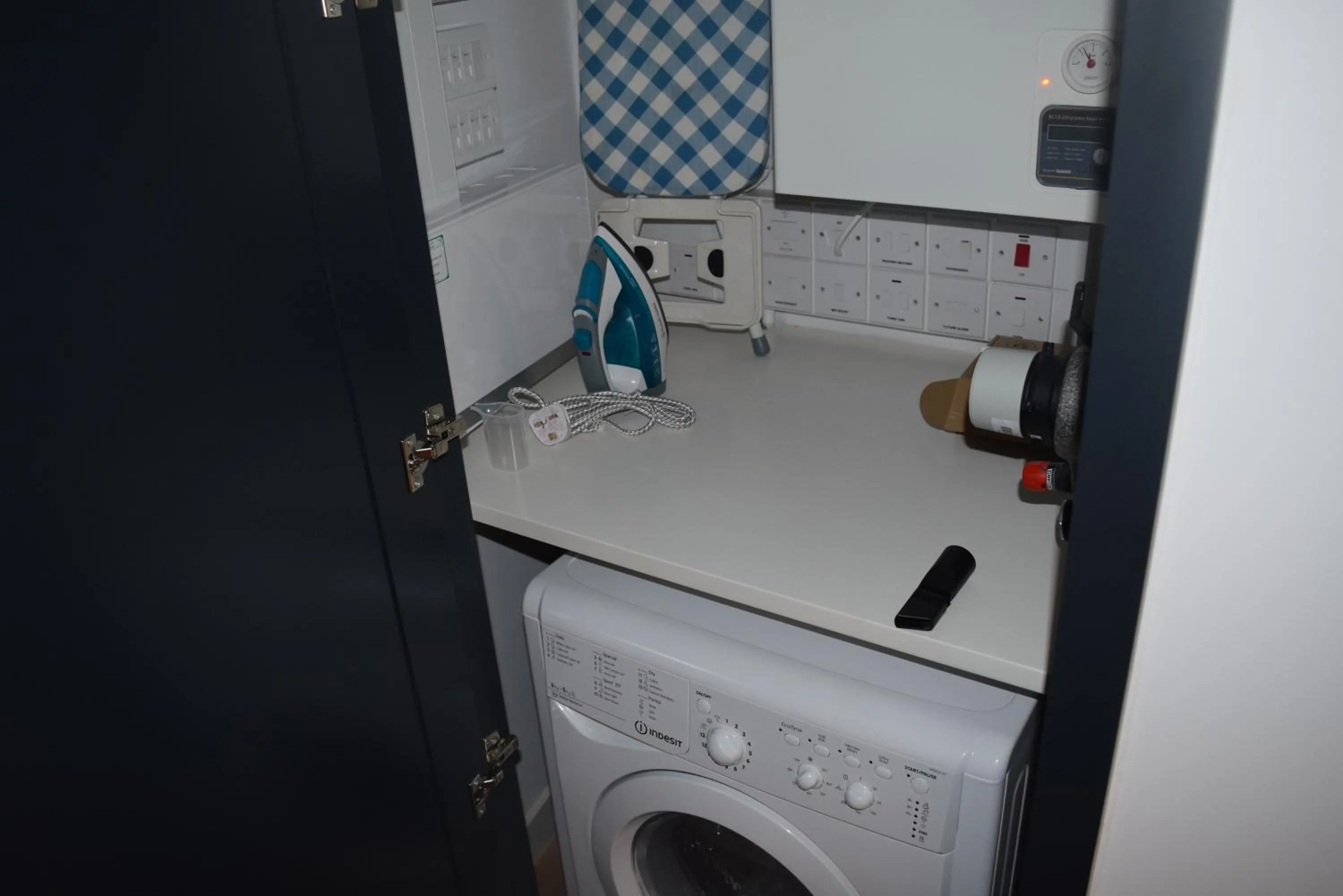 Area and facilities in London City Island 3 Bedroom Luxury Apartments, Canary Wharf