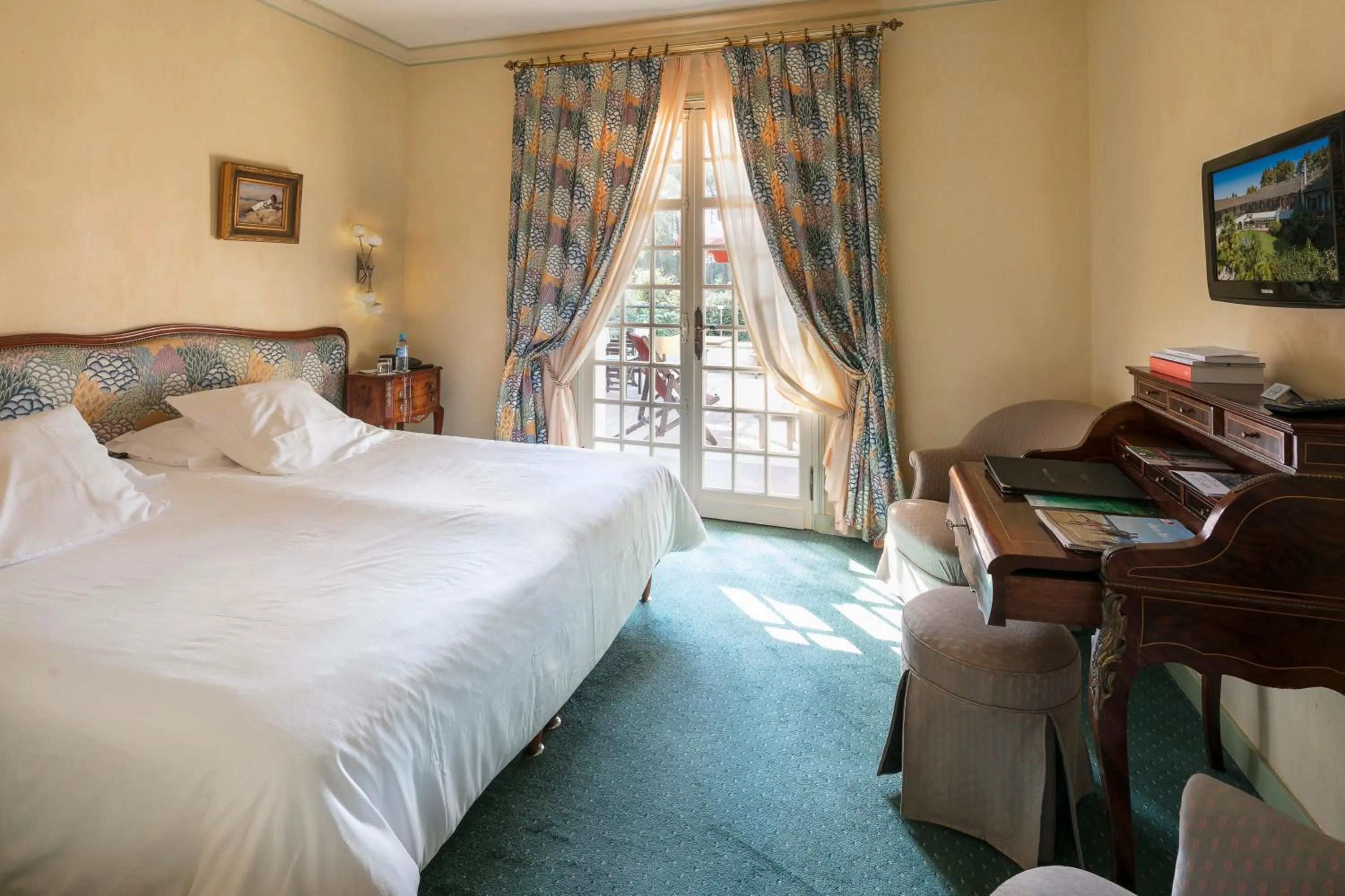 Photo of the whole room, Bed in Relais de la Poste