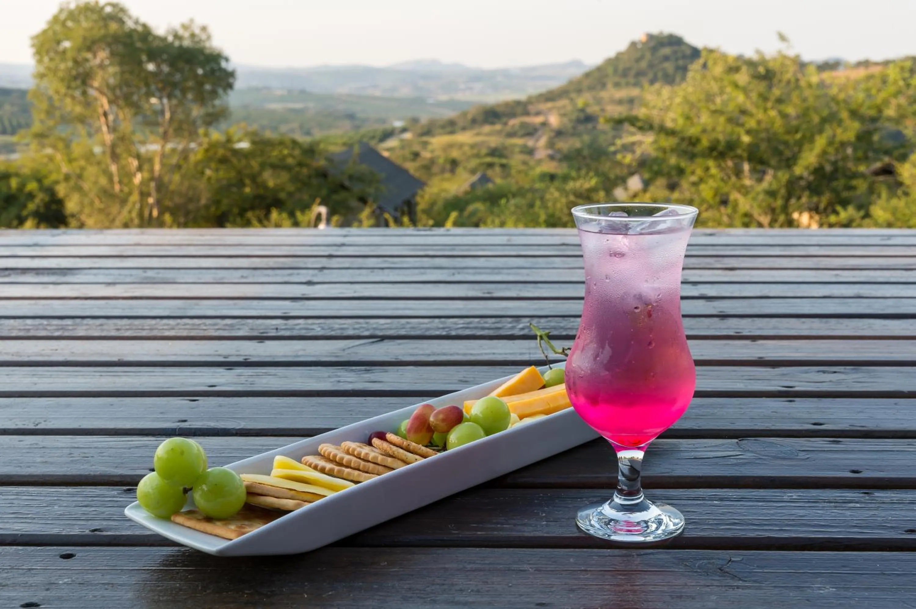 Evening entertainment in Ndhula Luxury Tented Lodge