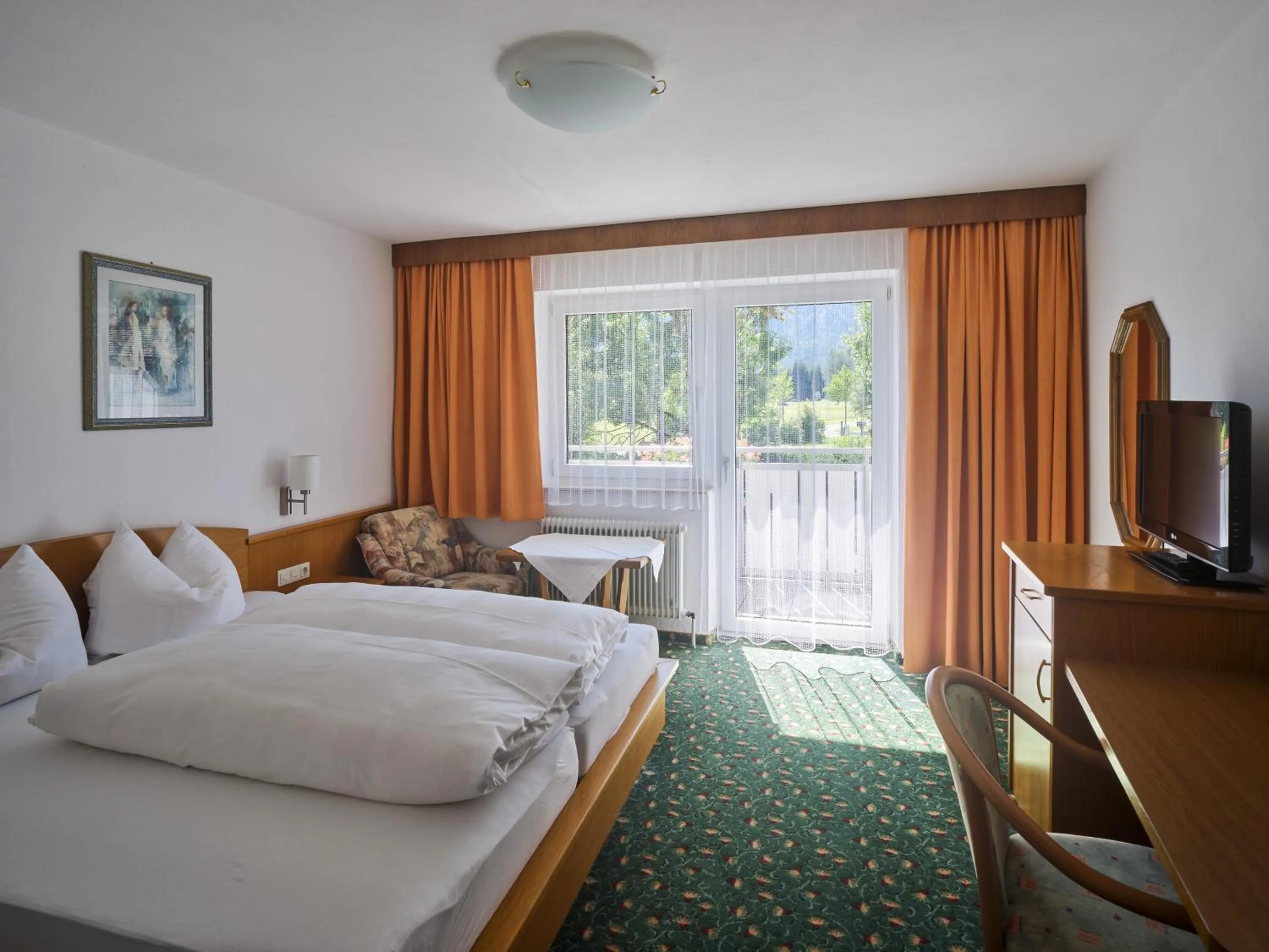 Photo of the whole room, Bed in Design Apartments & Zimmer - Zugspitze