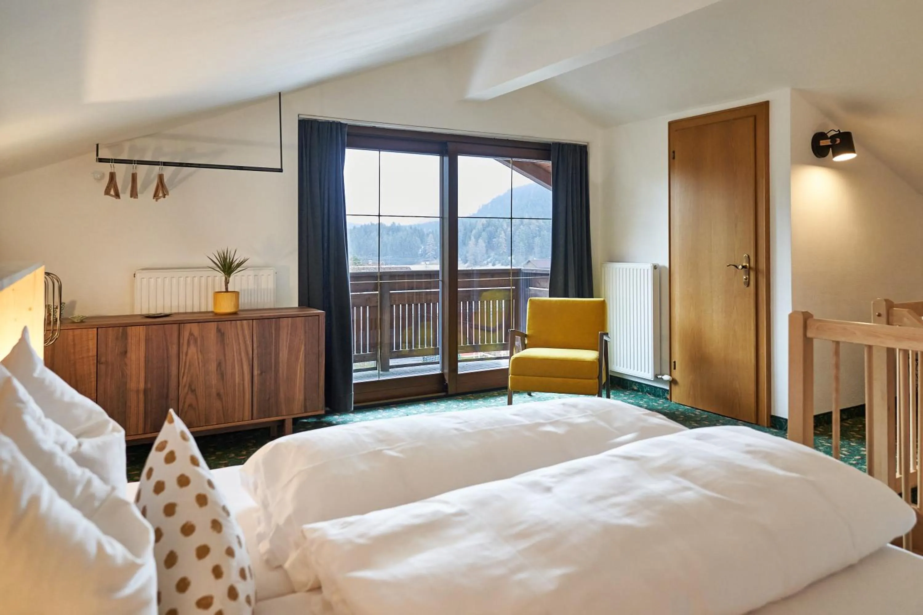 View (from property/room), Bed in Design Apartments & Zimmer - Zugspitze