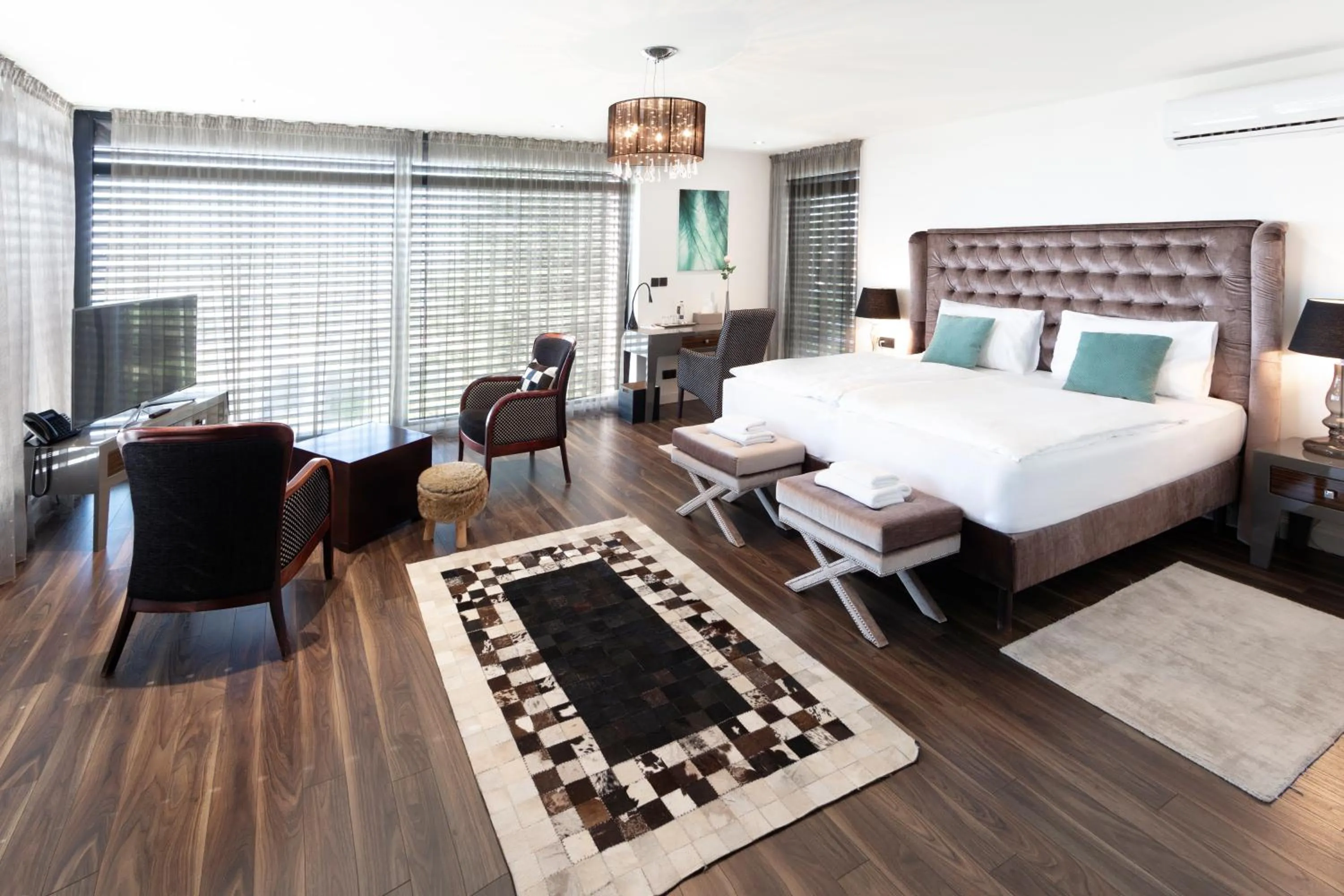 Photo of the whole room, Bed in Hotel Golden Key, 4 Stars Superior