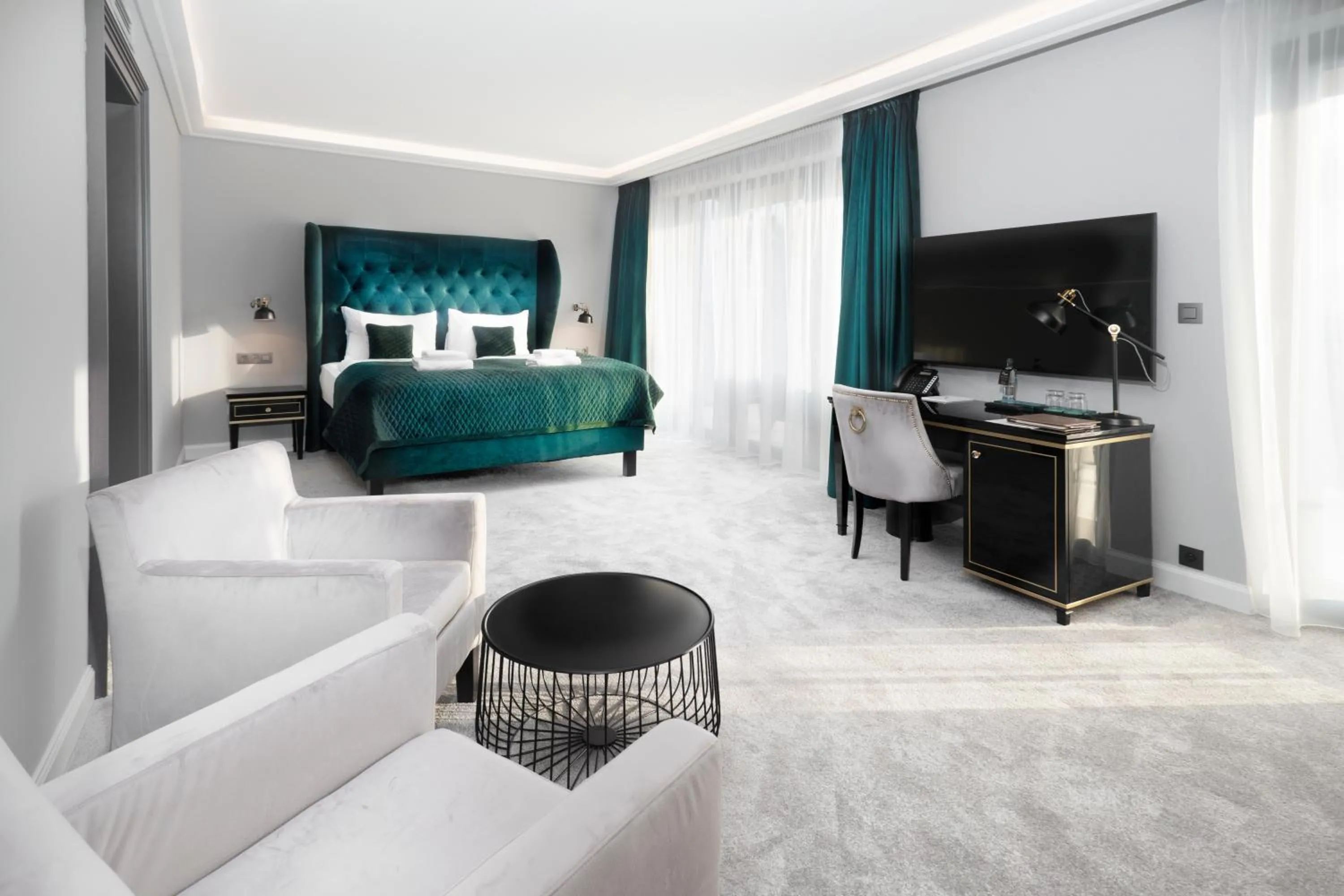 Photo of the whole room, Bed in Hotel Golden Key, 4 Stars Superior