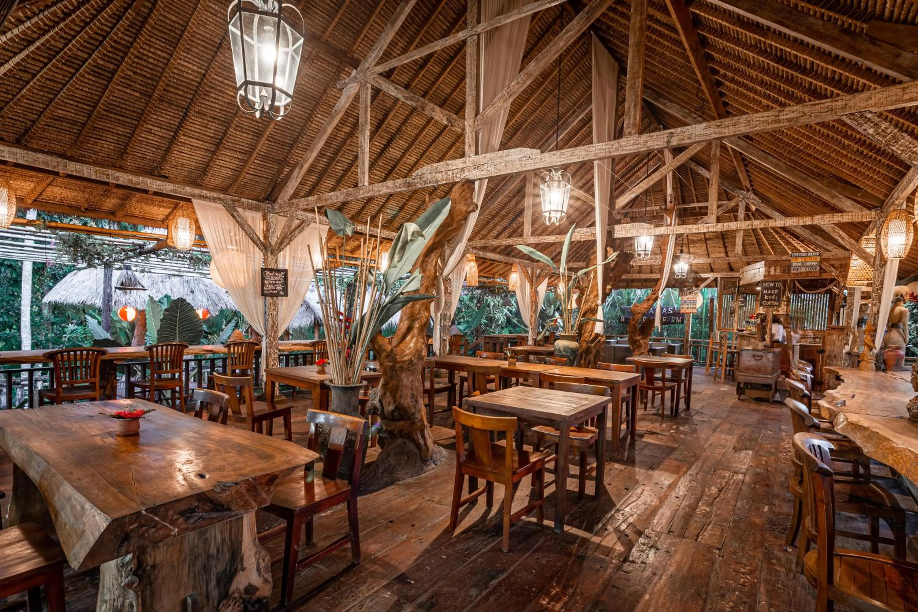 Restaurant/places to eat in Keramas Sacred River Retreat Resort and Villa