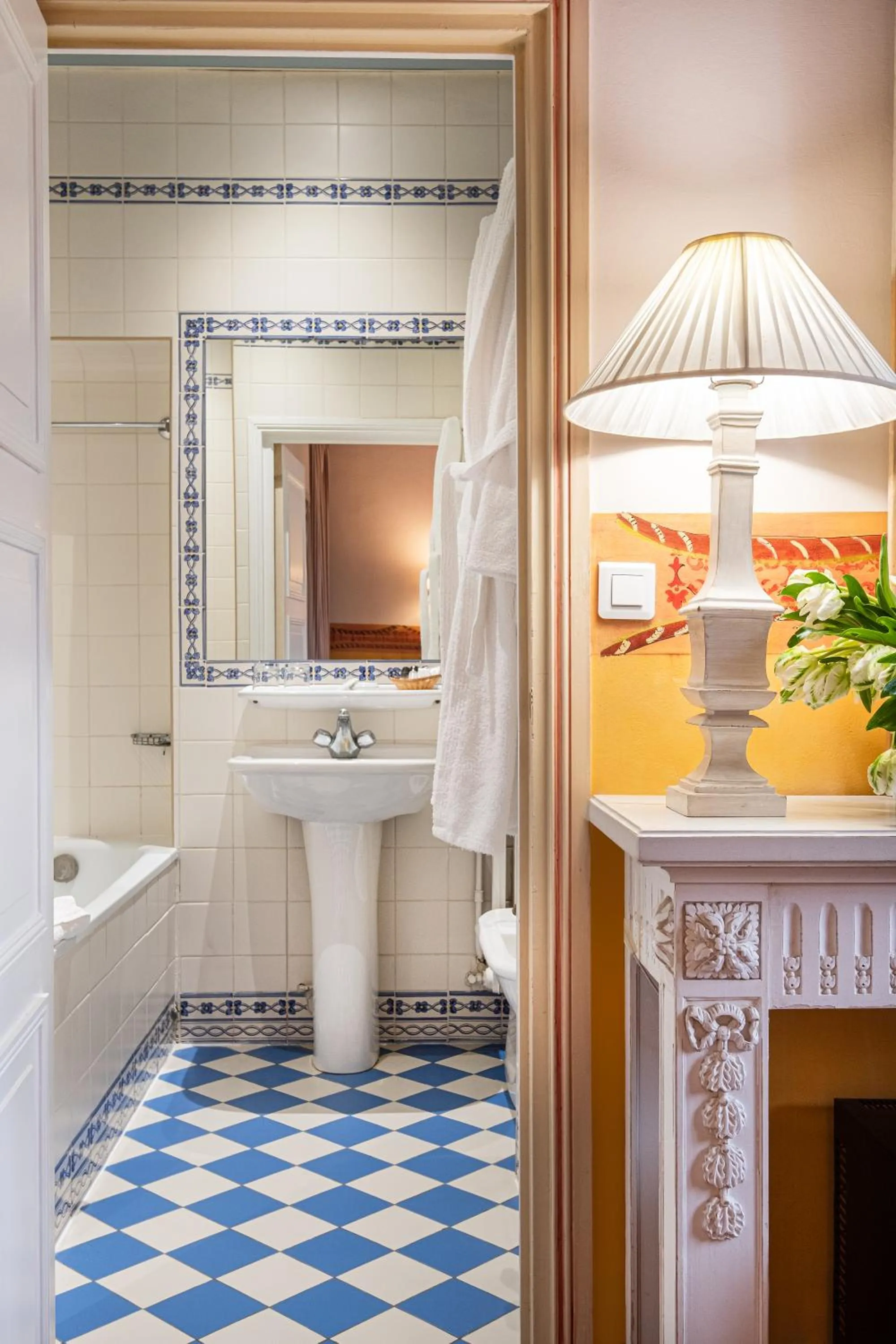 Bathroom in Château des Reynats