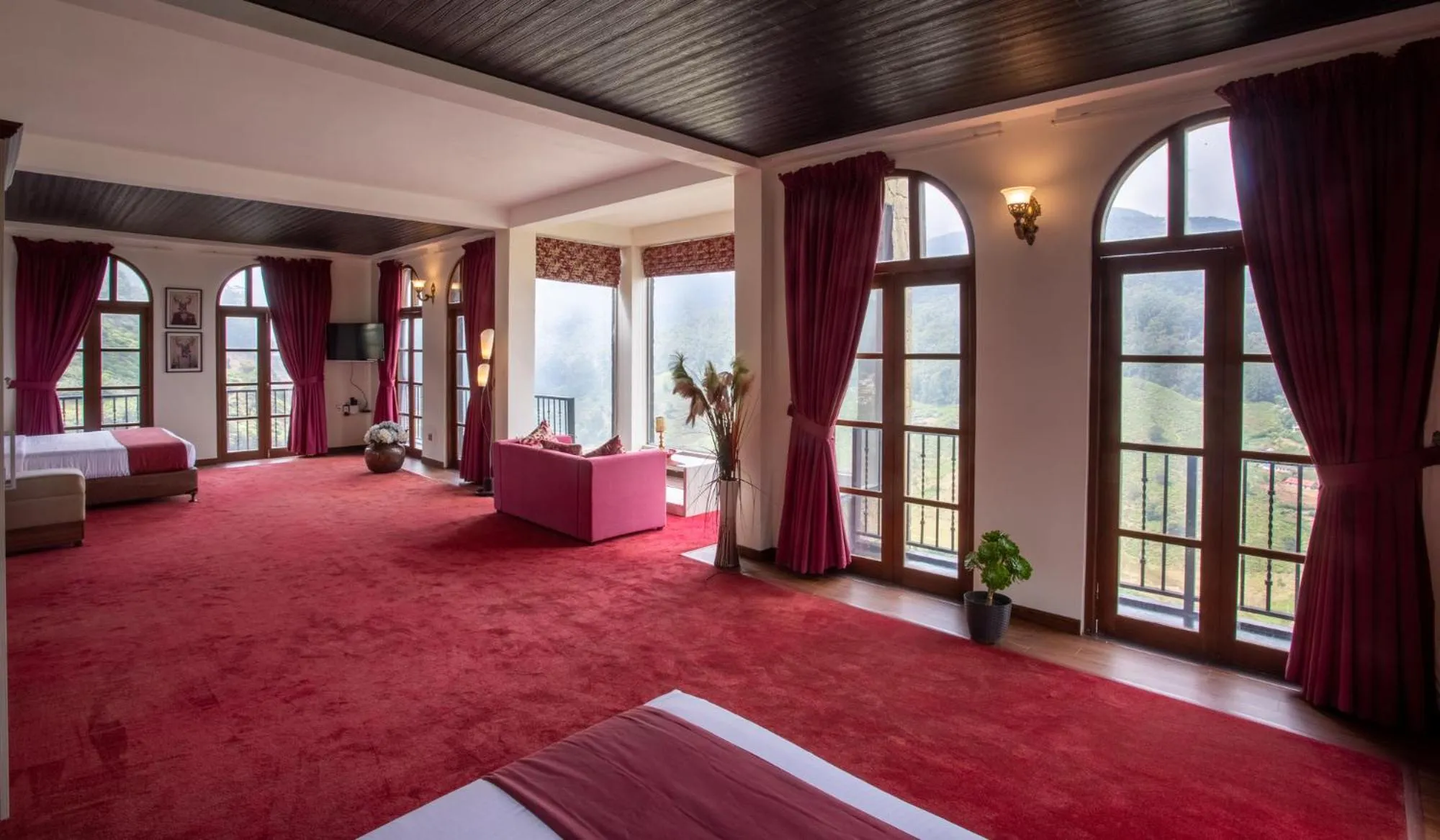 Seating area, Bed in The Wind Castle