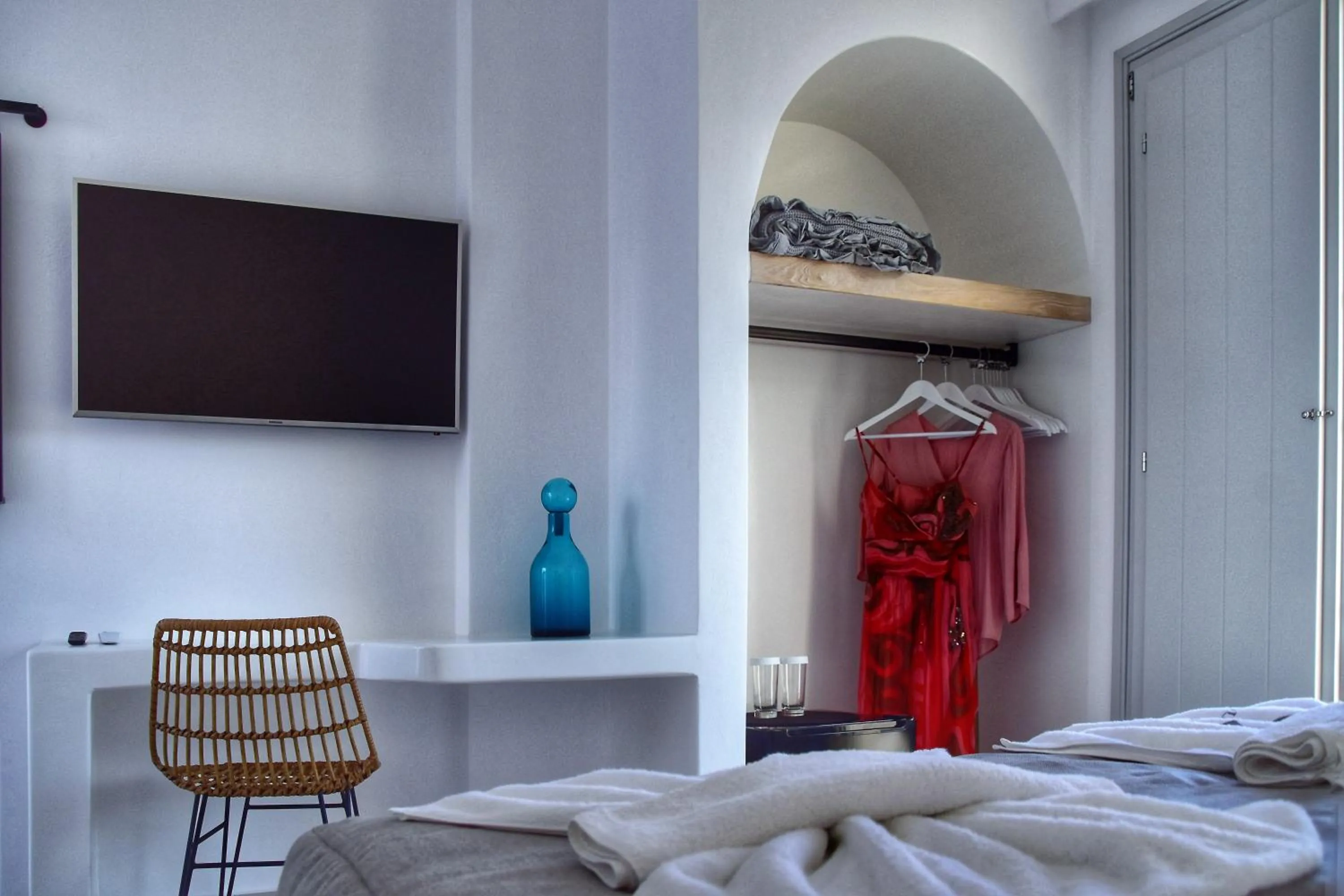 Bed in Quartano Luxury Cycladic Residence, Adults Only (13+)