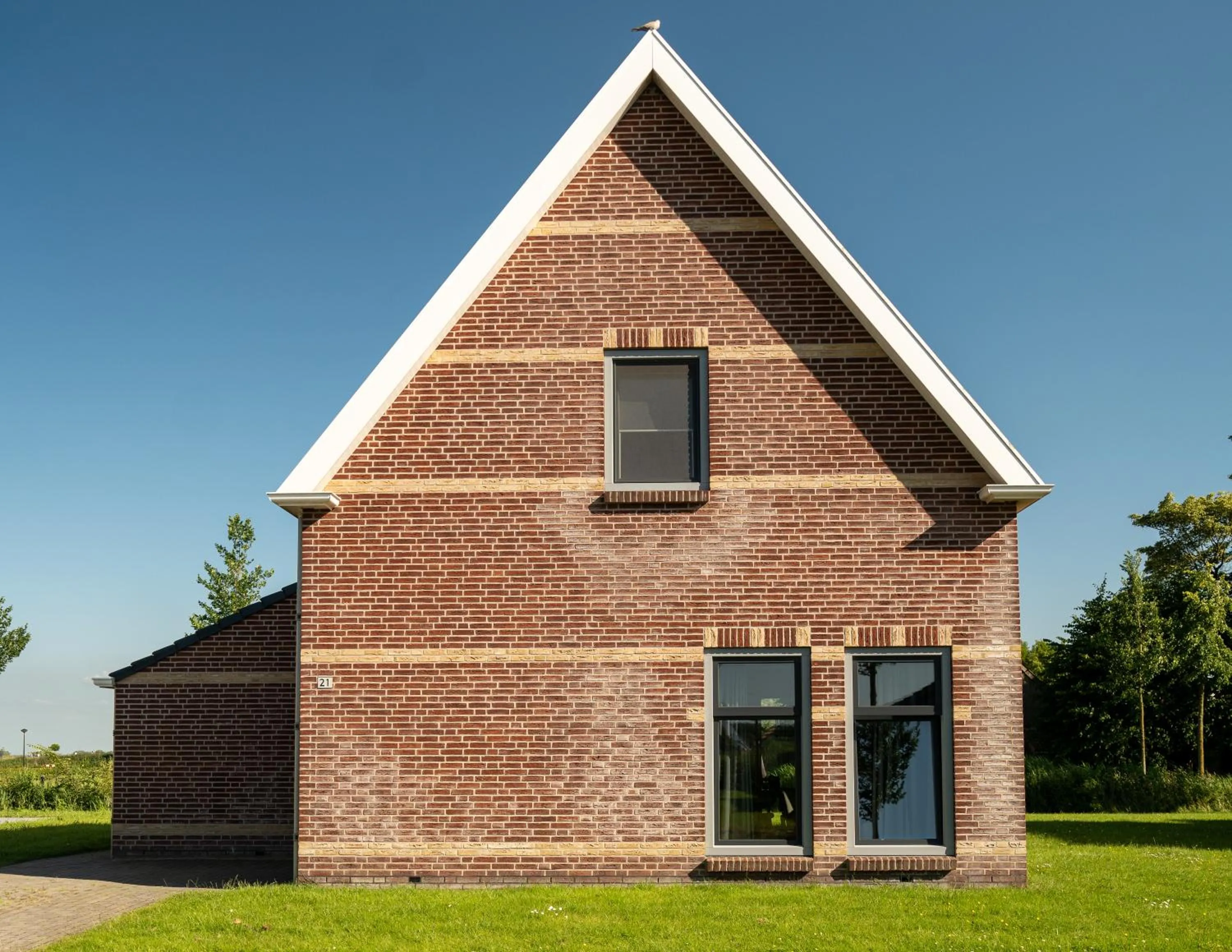 Property building in Waterdorp Burdaard