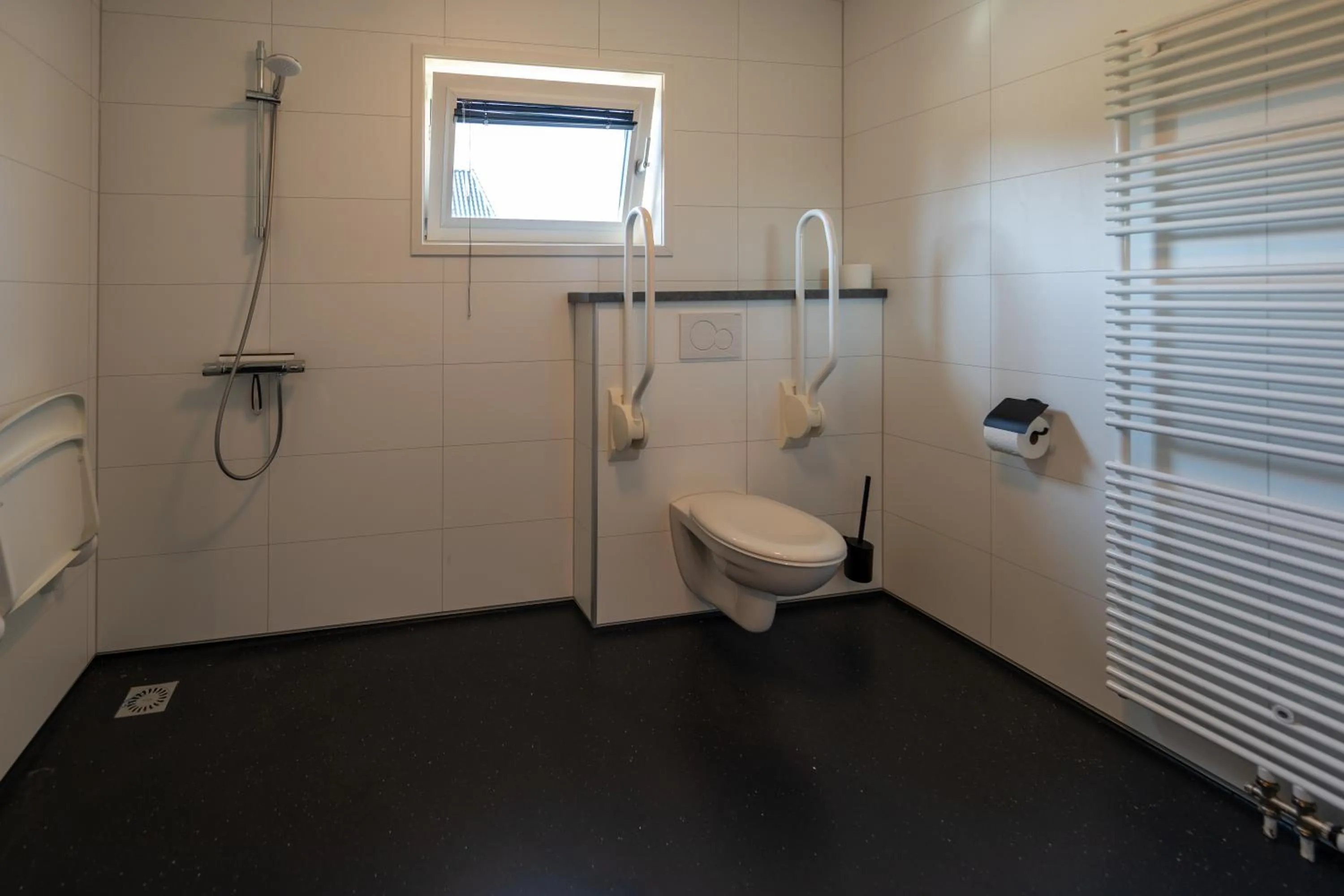 Shower in Waterdorp Burdaard