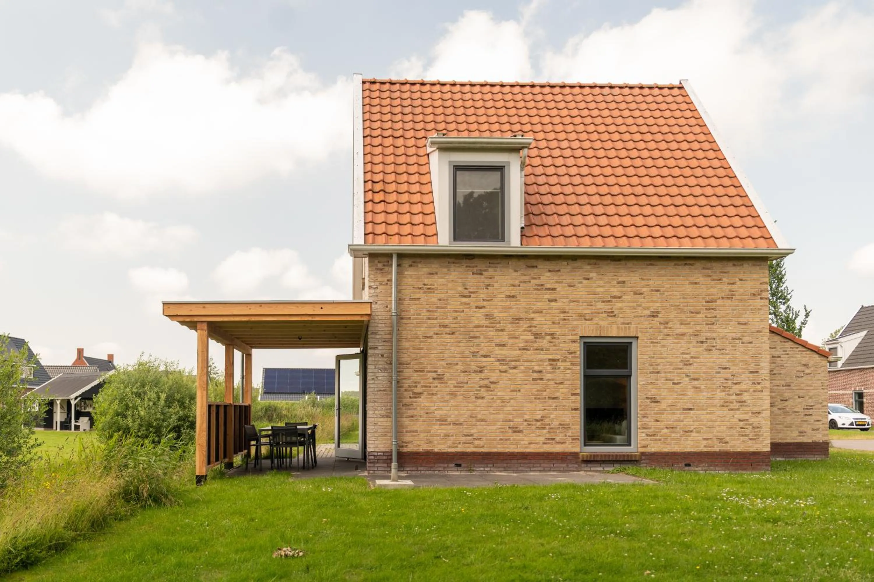 Property building in Waterdorp Burdaard