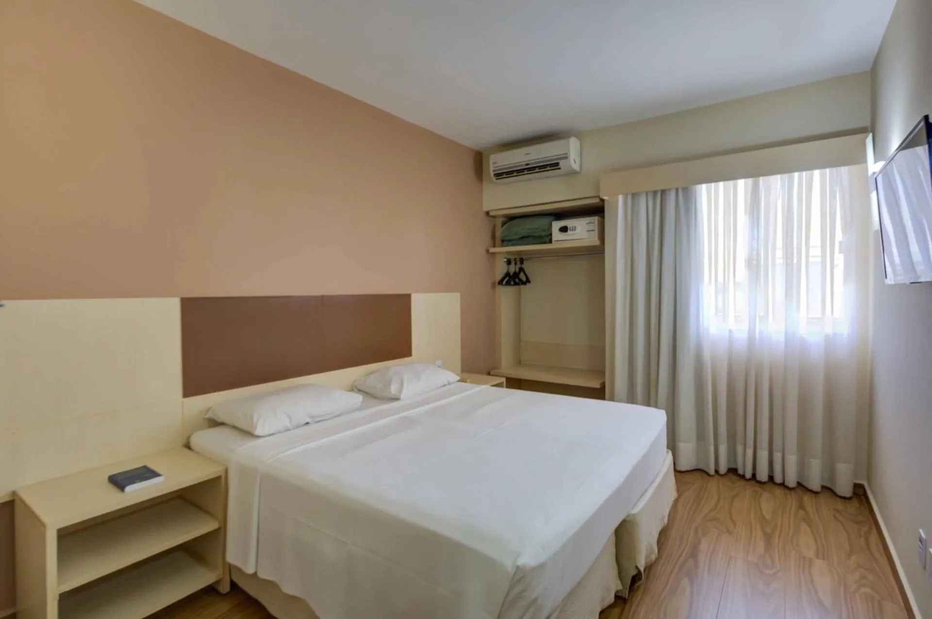 Photo of the whole room, Bed in Thermas de Olimpia Resort