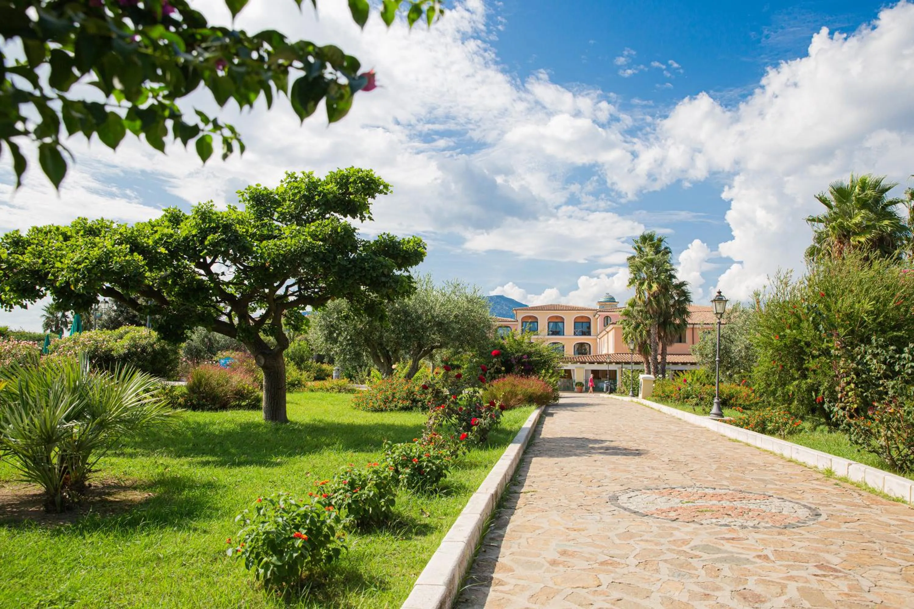 Garden view in Club Hotel Marina Beach