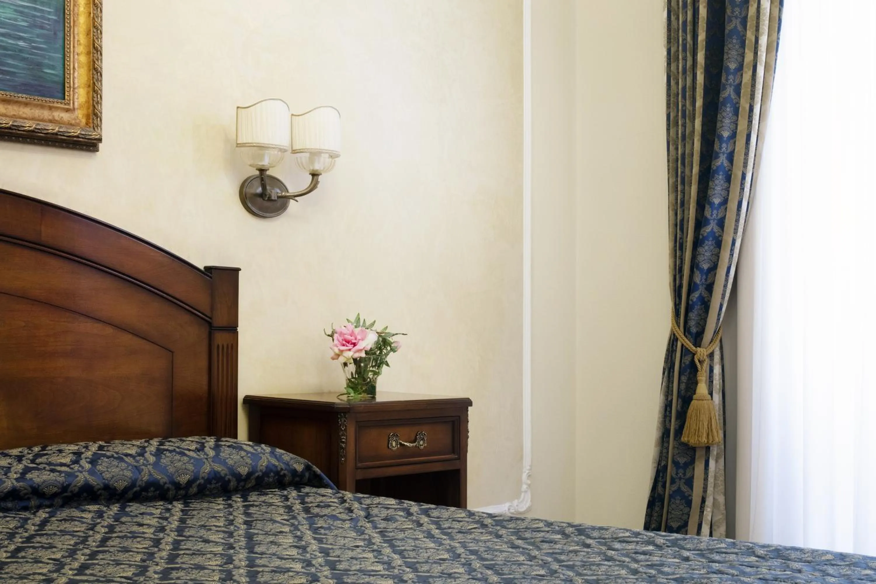 Photo of the whole room, Bed in Grand Hotel President