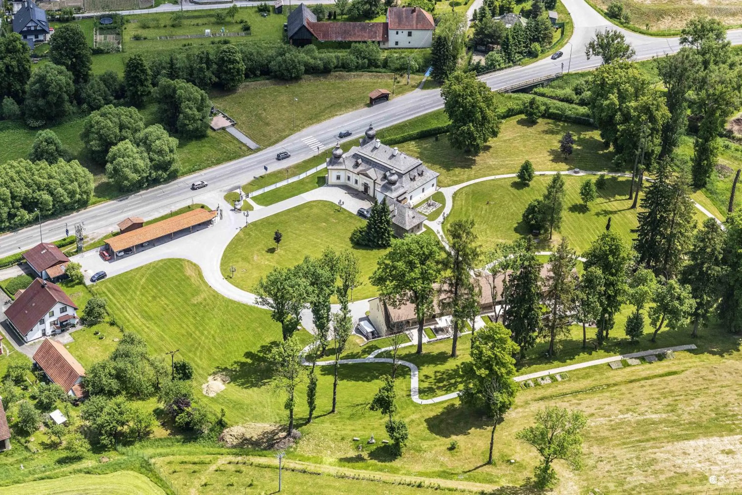 Property building in Kaštieľ Kubínyi