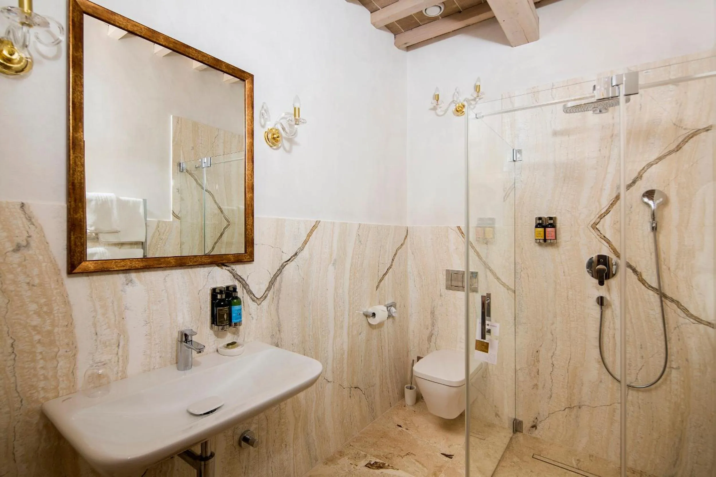 Toilet in Kaštieľ Kubínyi