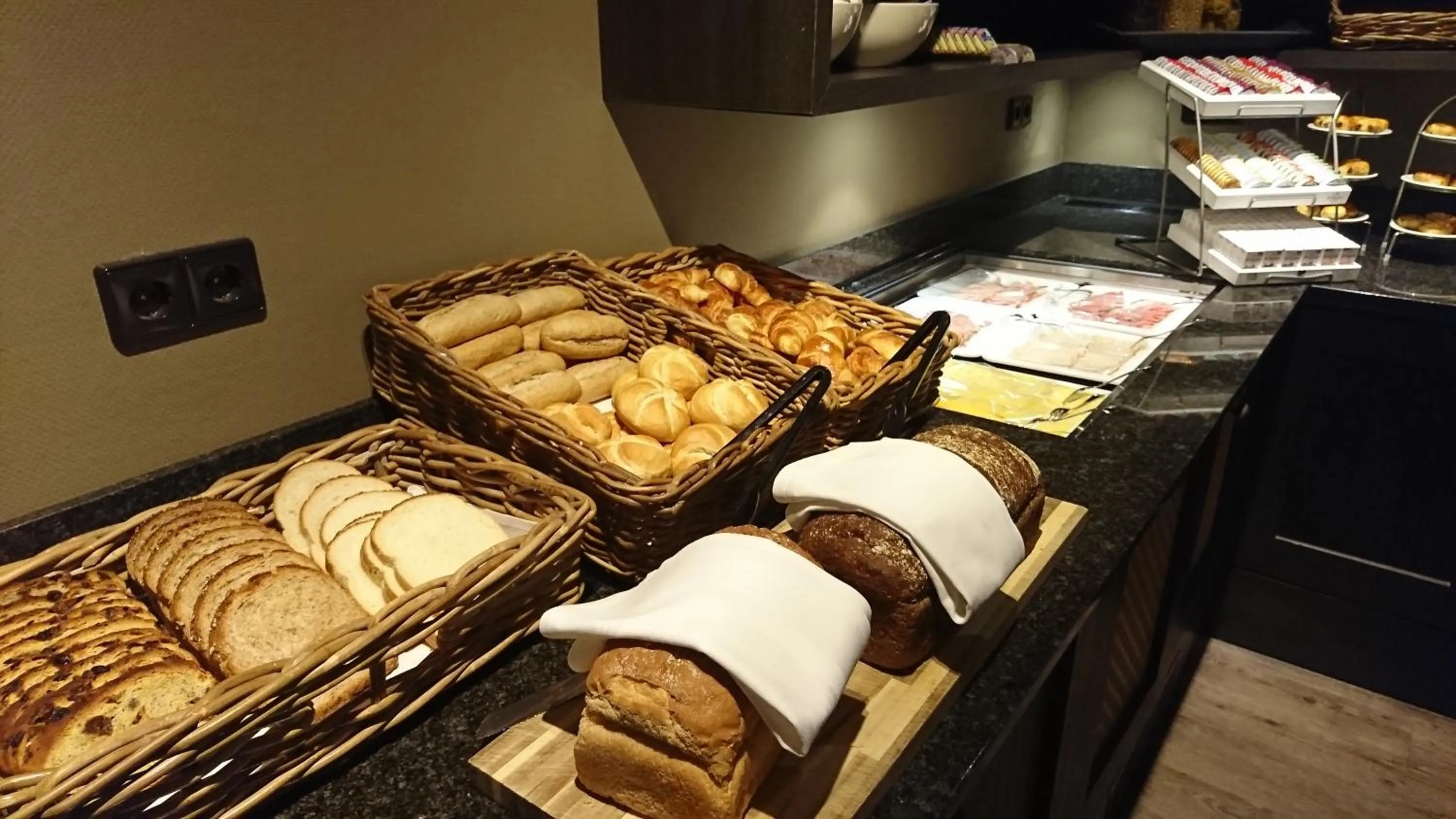 Buffet breakfast in Fletcher Hotel-Restaurant Het Witte Huis