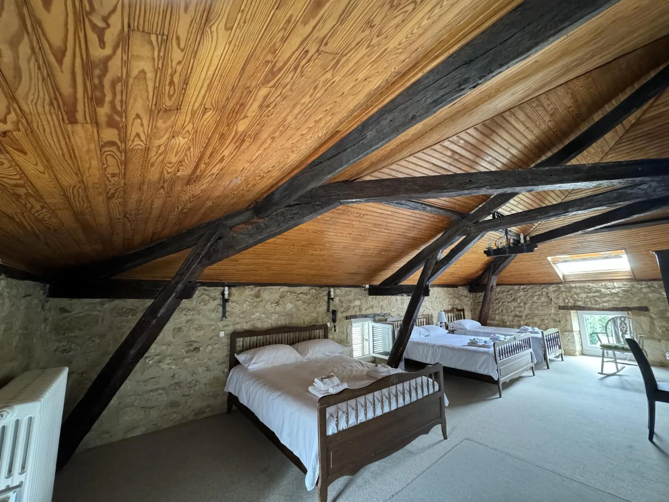 Bed in Hôtel de France et de Russie