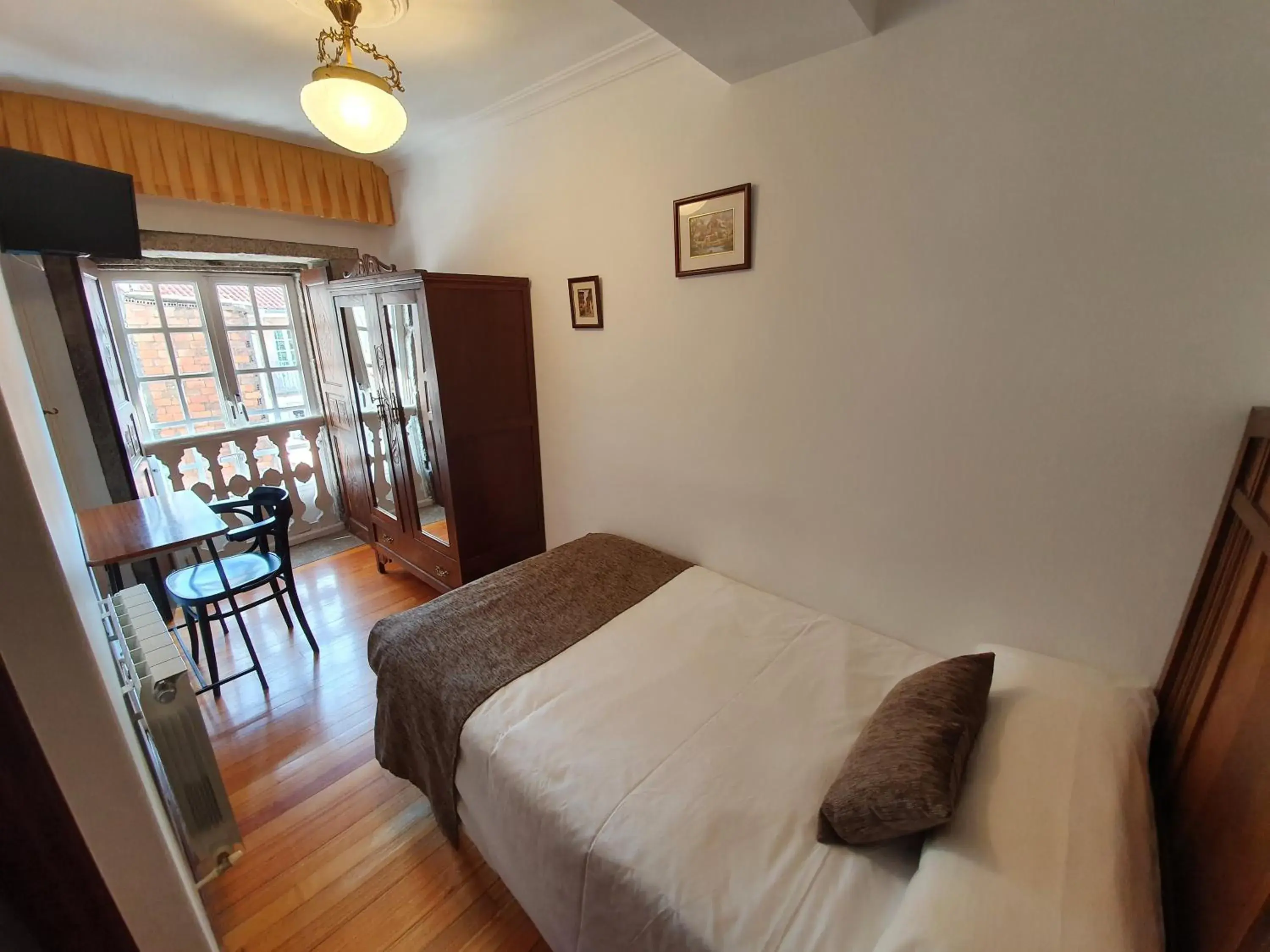 Single Room with Private Bathroom in Hostal Giadás Single Room with Private Bathroom in Hostal Giadás