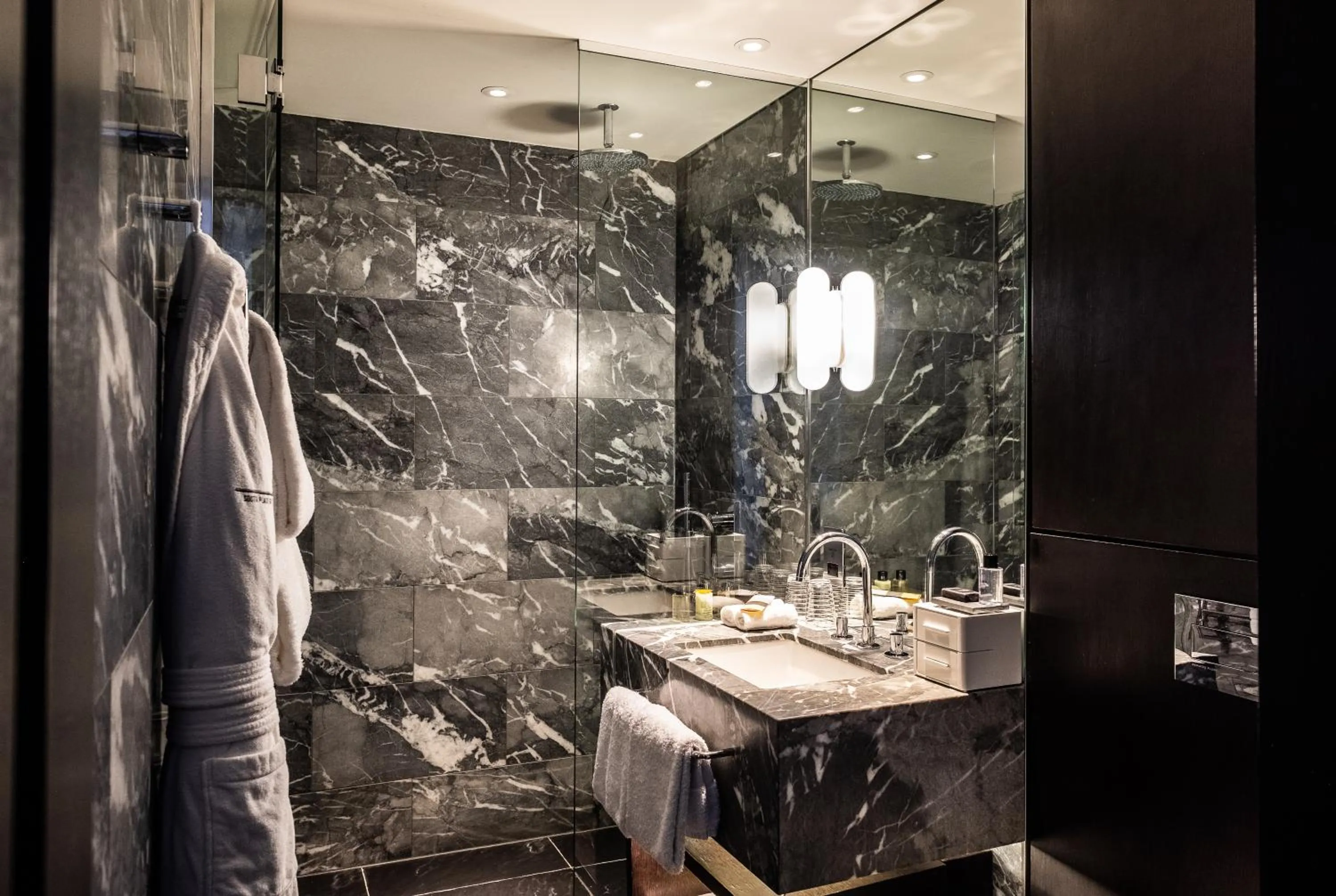 Shower in South Place Hotel