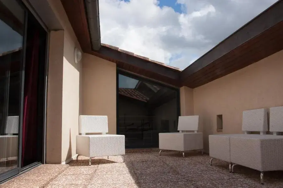 Double Room with Terrace in La Closerie aux Violettes - Maison d'hôtes Double Room with Terrace in La Closerie aux Violettes - Maison d'hôtes