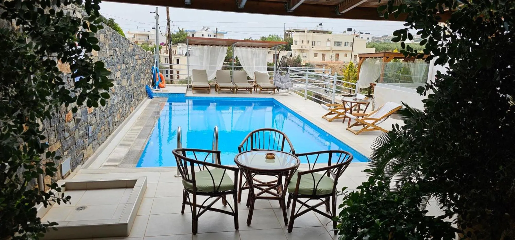 Swimming pool in Asterisuites