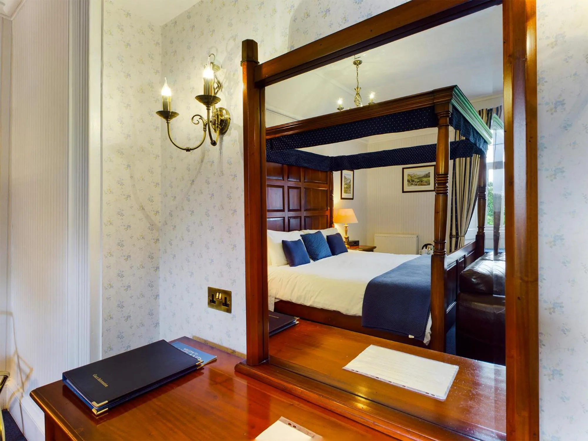 Bed in Crow How Country Guest House