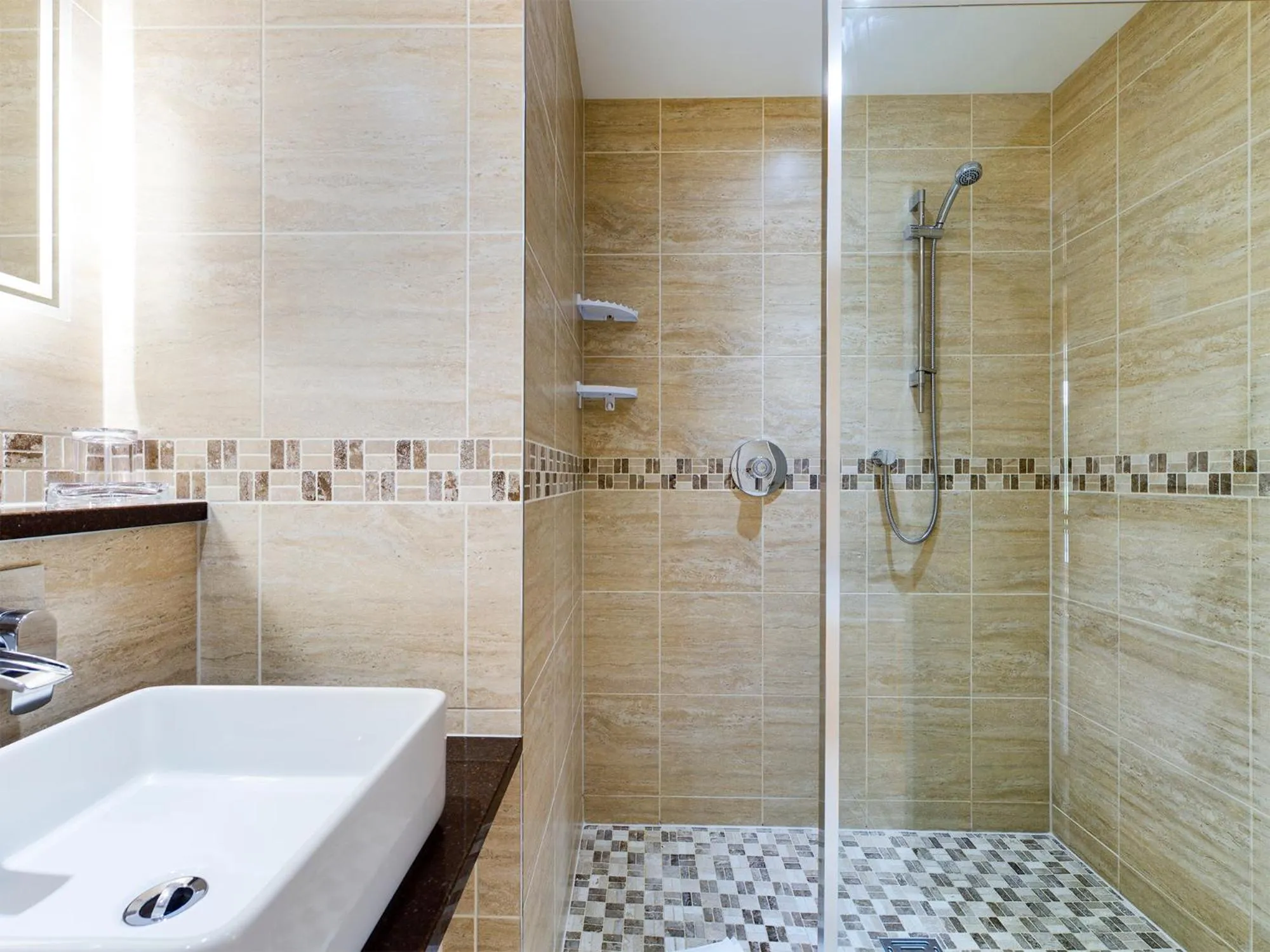 Bathroom in Crow How Country Guest House