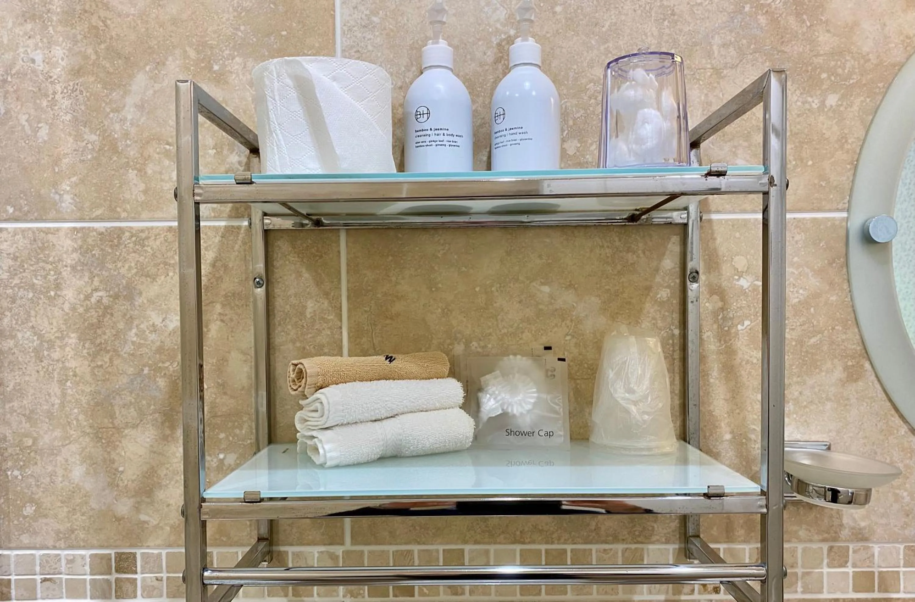 Bathroom in Crow How Country Guest House