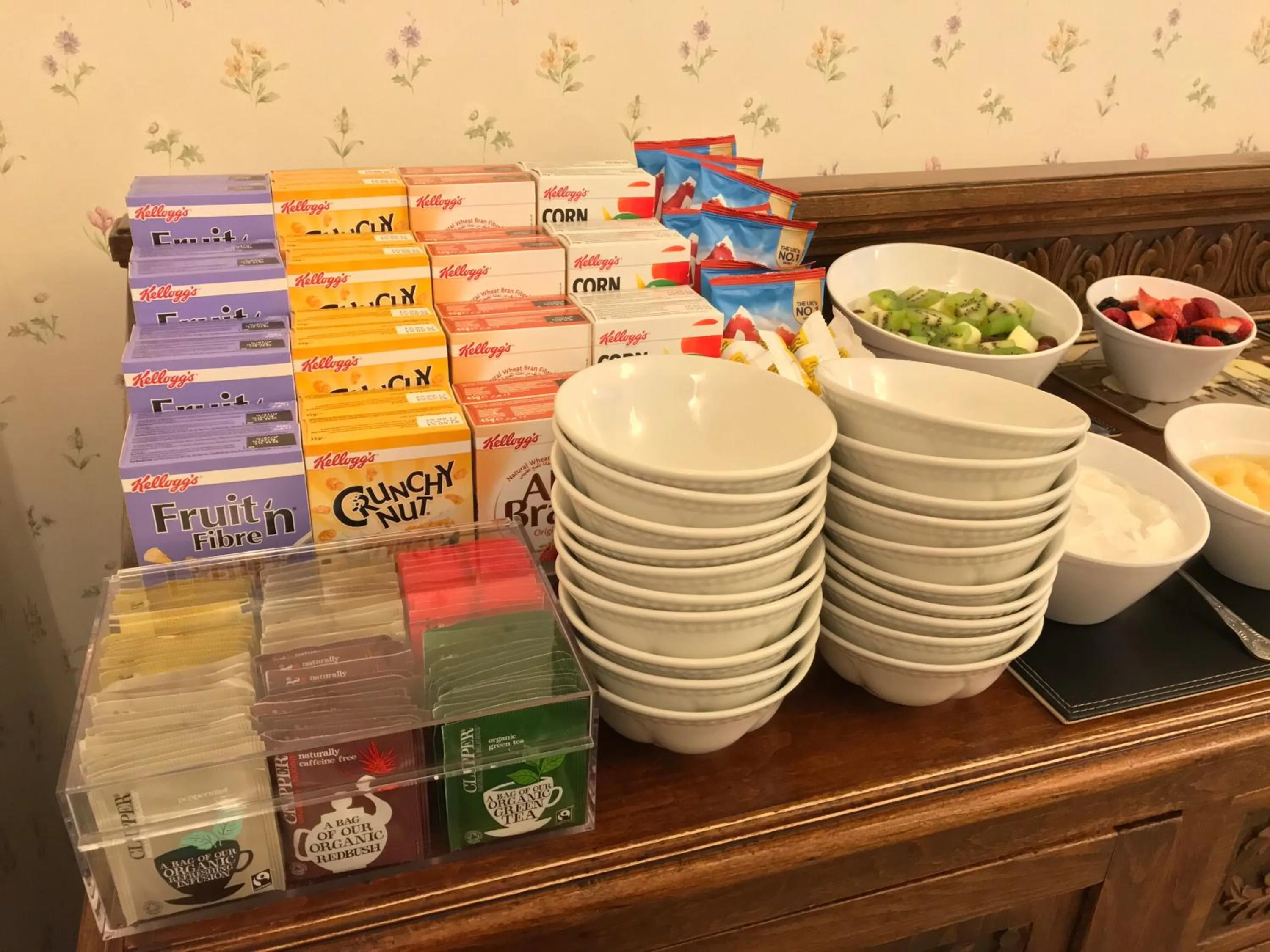 Breakfast in Crow How Country Guest House