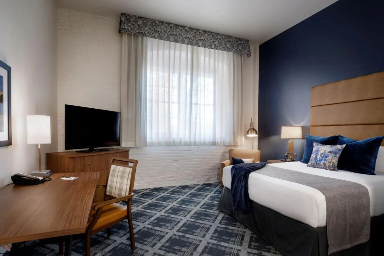 Bed in Hotel at Old Town