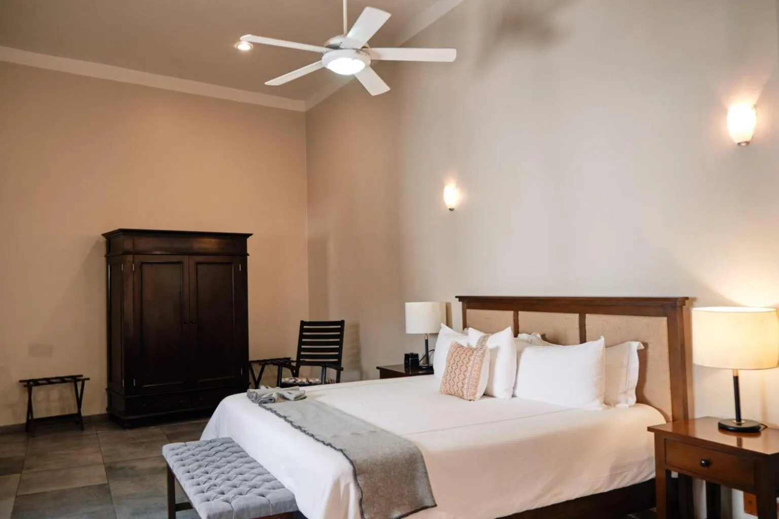 Bed in Casa Lucila Mazatlán Curamoria Collection