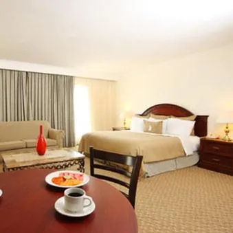 Photo of the whole room, Bed in Fiesta Inn Express Nuevo Laredo