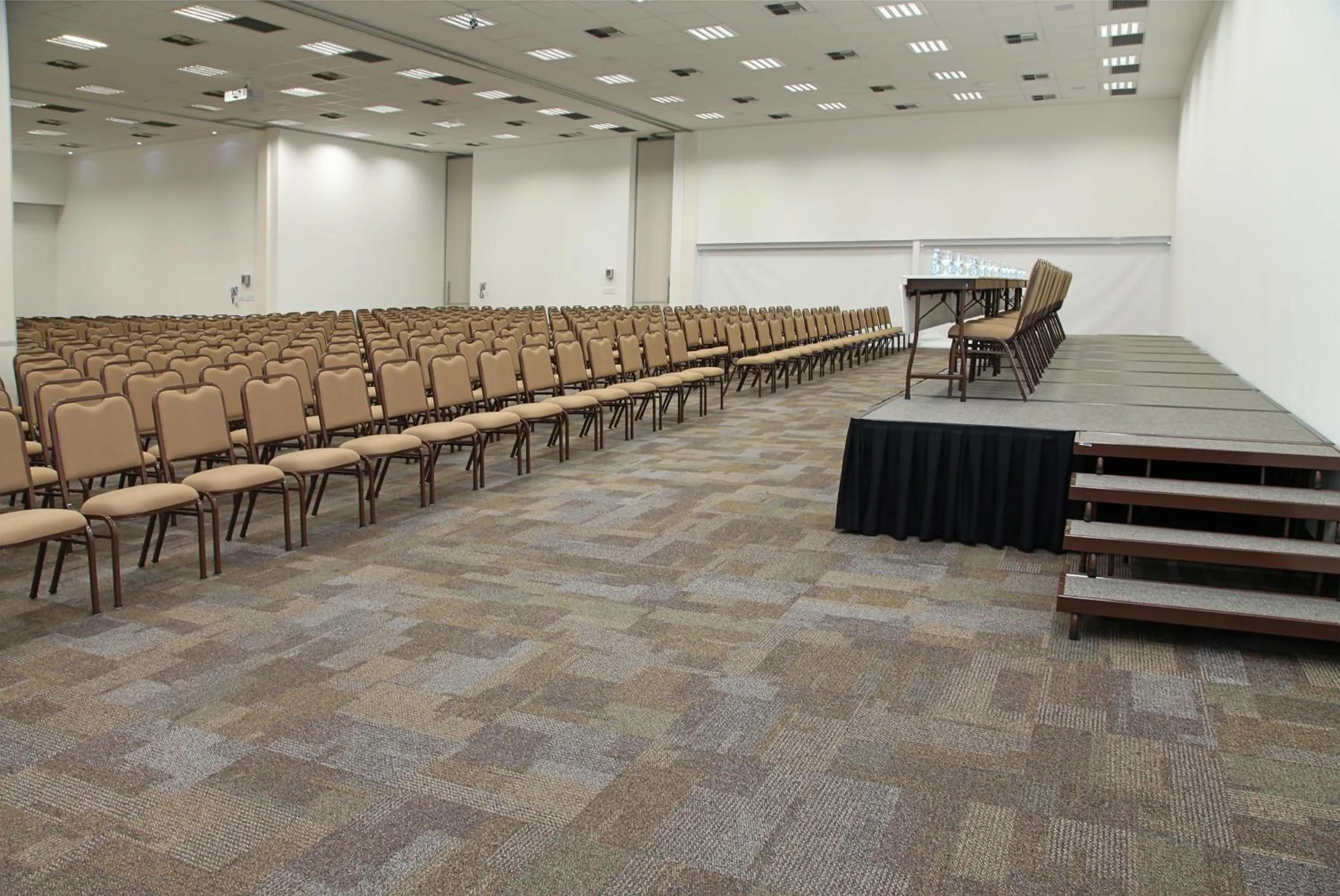 Business facilities in Fildi Hotel