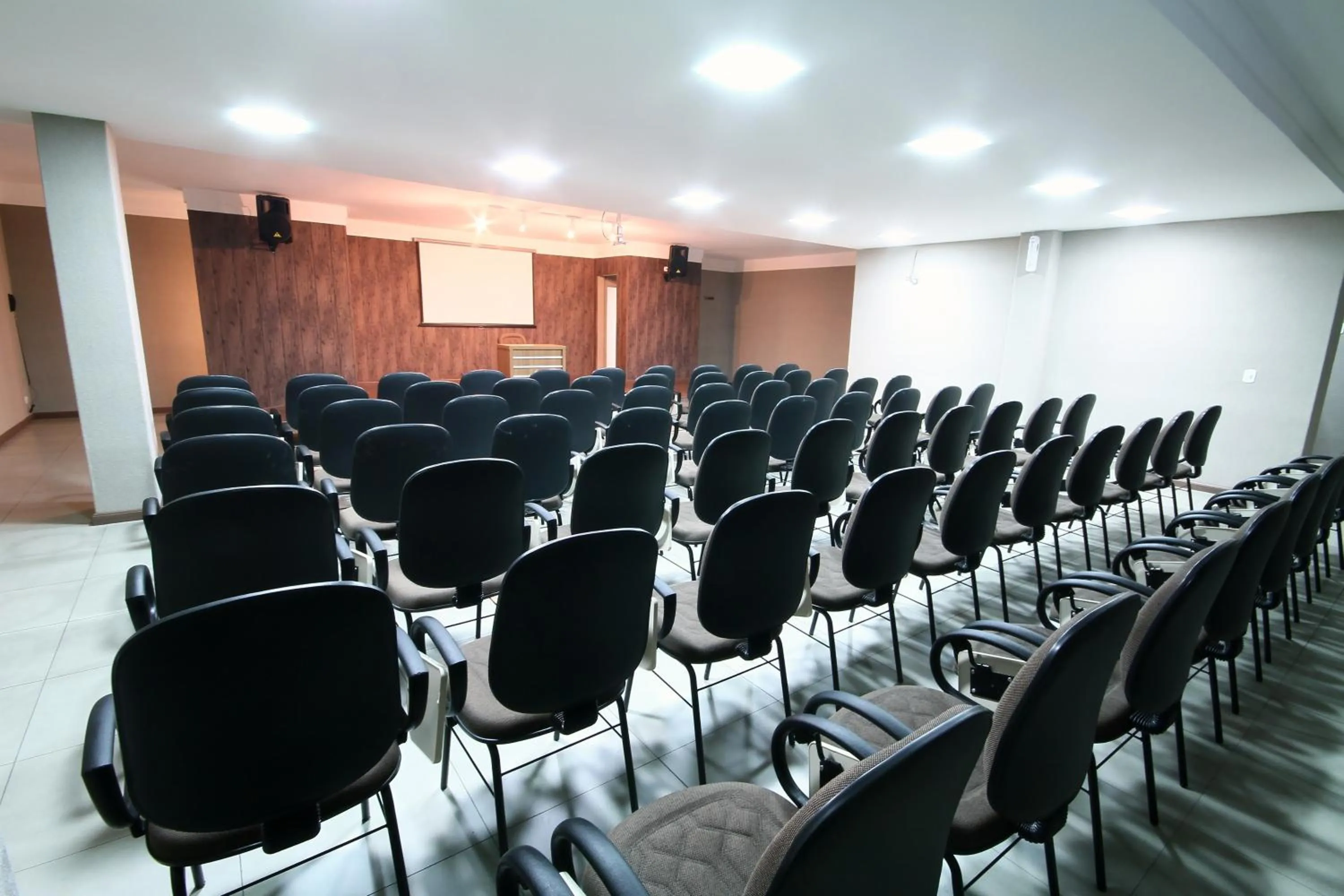 Business facilities in Bravo City Hotel Dourados