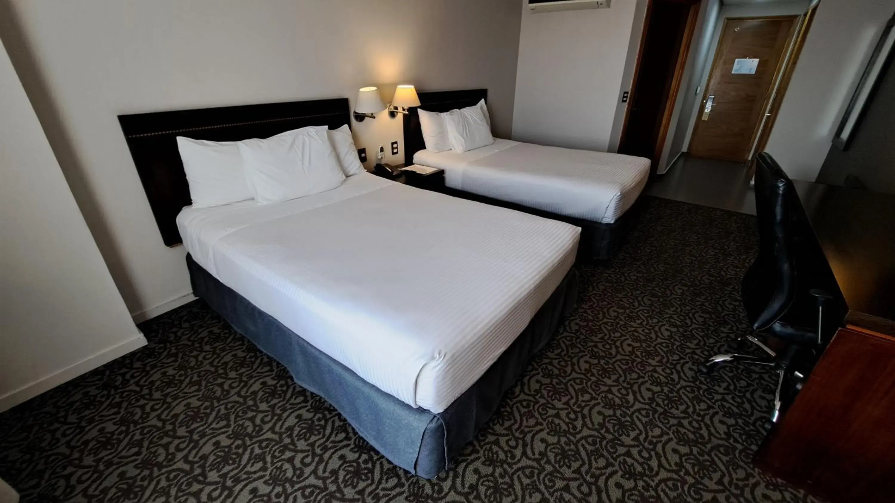 Queen Room with Two Queen Beds - single occupancy in Hotel Diego de Almagro Iquique Queen Room with Two Queen Beds - single occupancy in Hotel Diego de Almagro Iquique