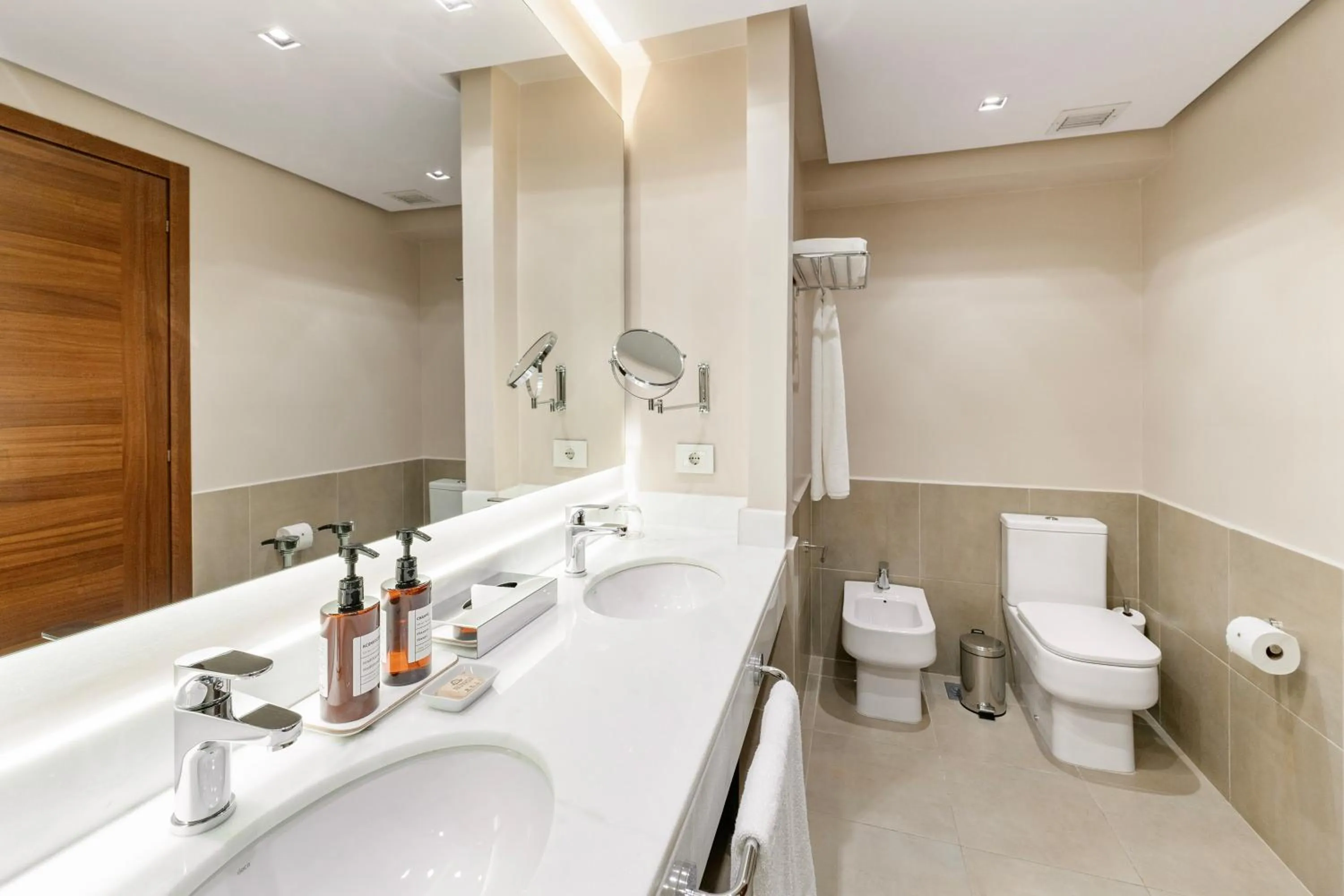 Bed in Palmaroga Hotel Asuncion, Tapestry Collection by Hilton