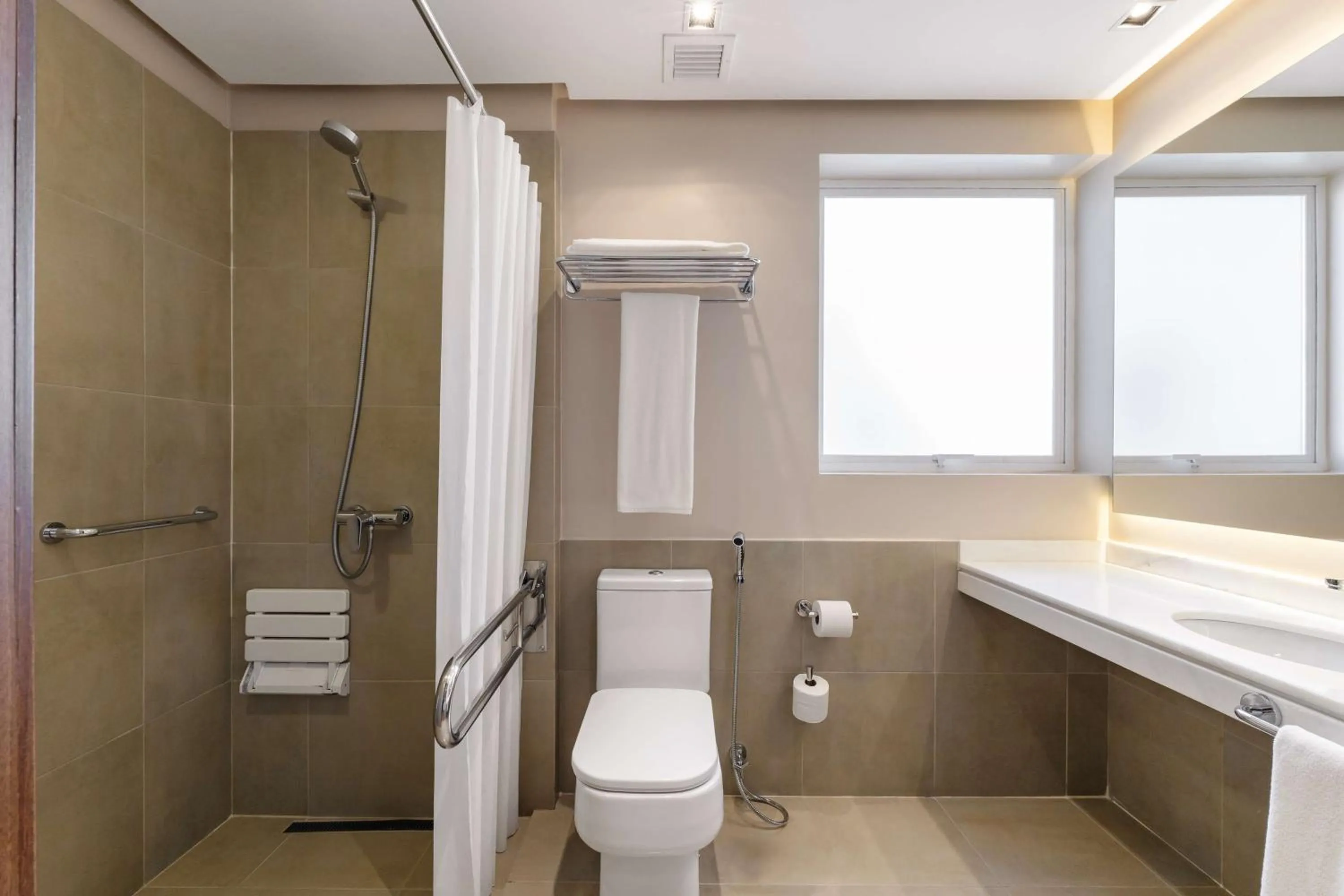 Photo of the whole room in Palmaroga Hotel Asuncion, Tapestry Collection by Hilton