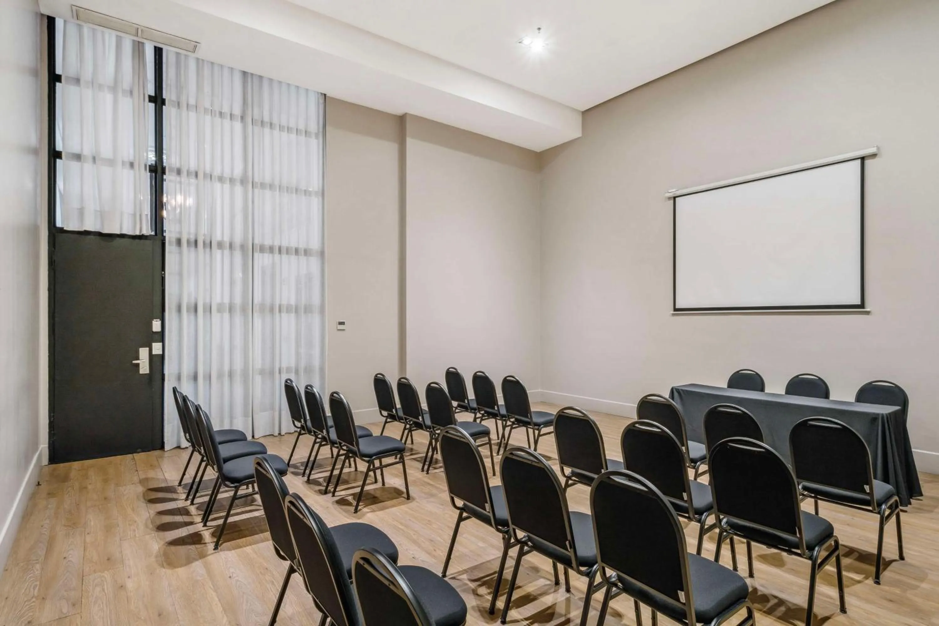 Meeting/conference room in Palmaroga Hotel Asuncion, Tapestry Collection by Hilton