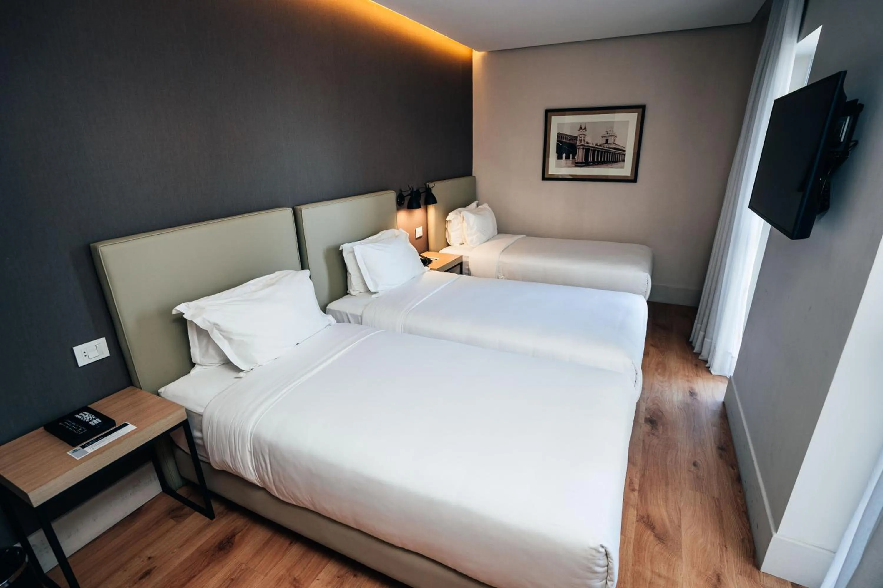 Standard Triple Room in Palmaroga Hotel Asuncion, Tapestry Collection by Hilton