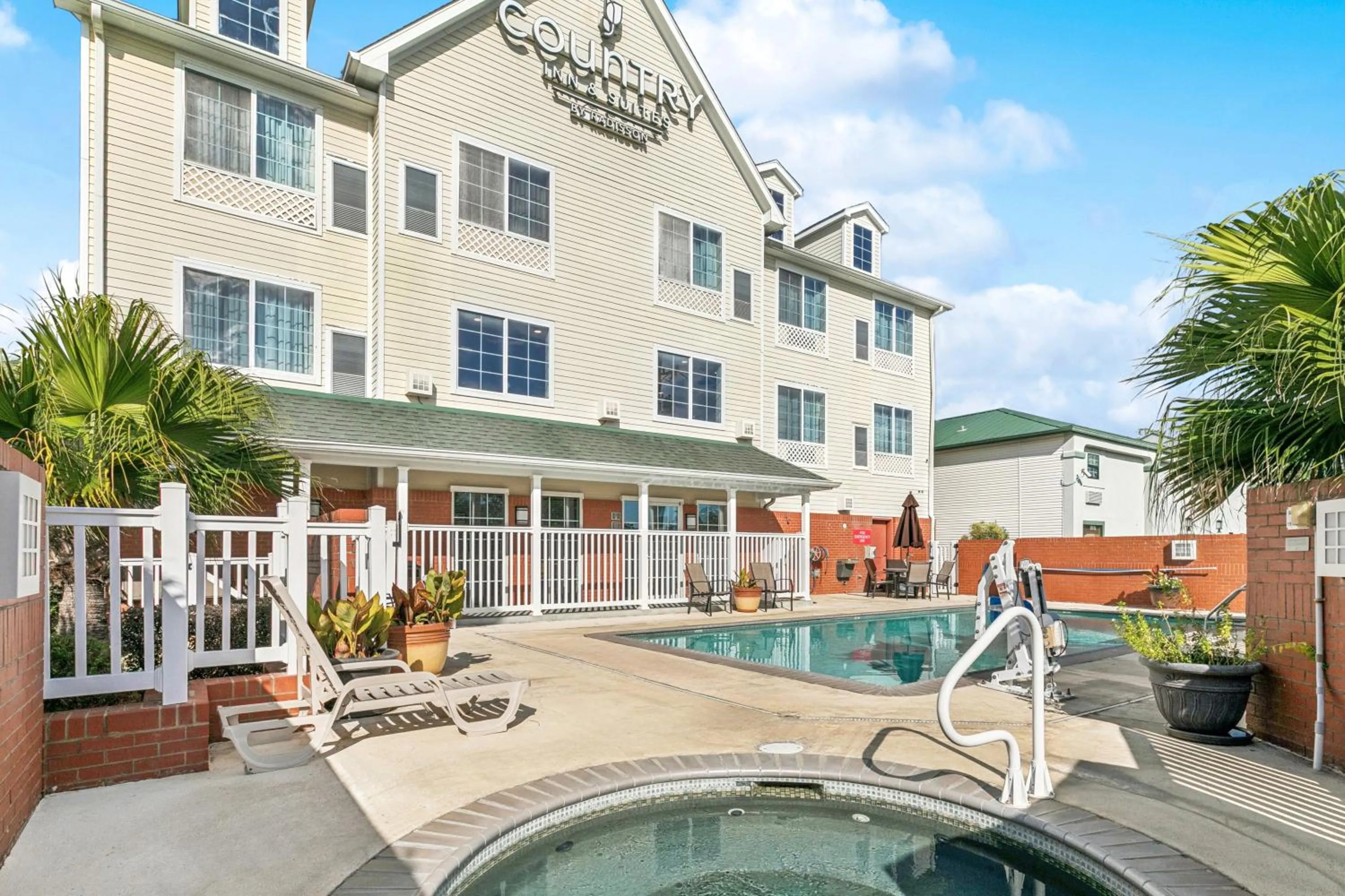 Country Inn & Suites by Radisson, Covington, LA