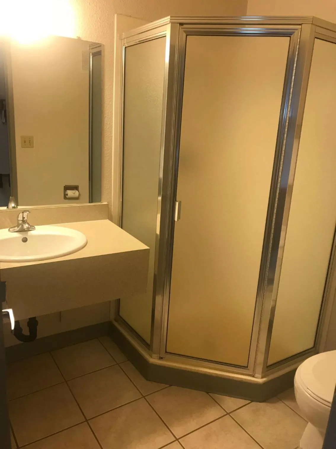 Shower in Howard Johnson by Wyndham Salem