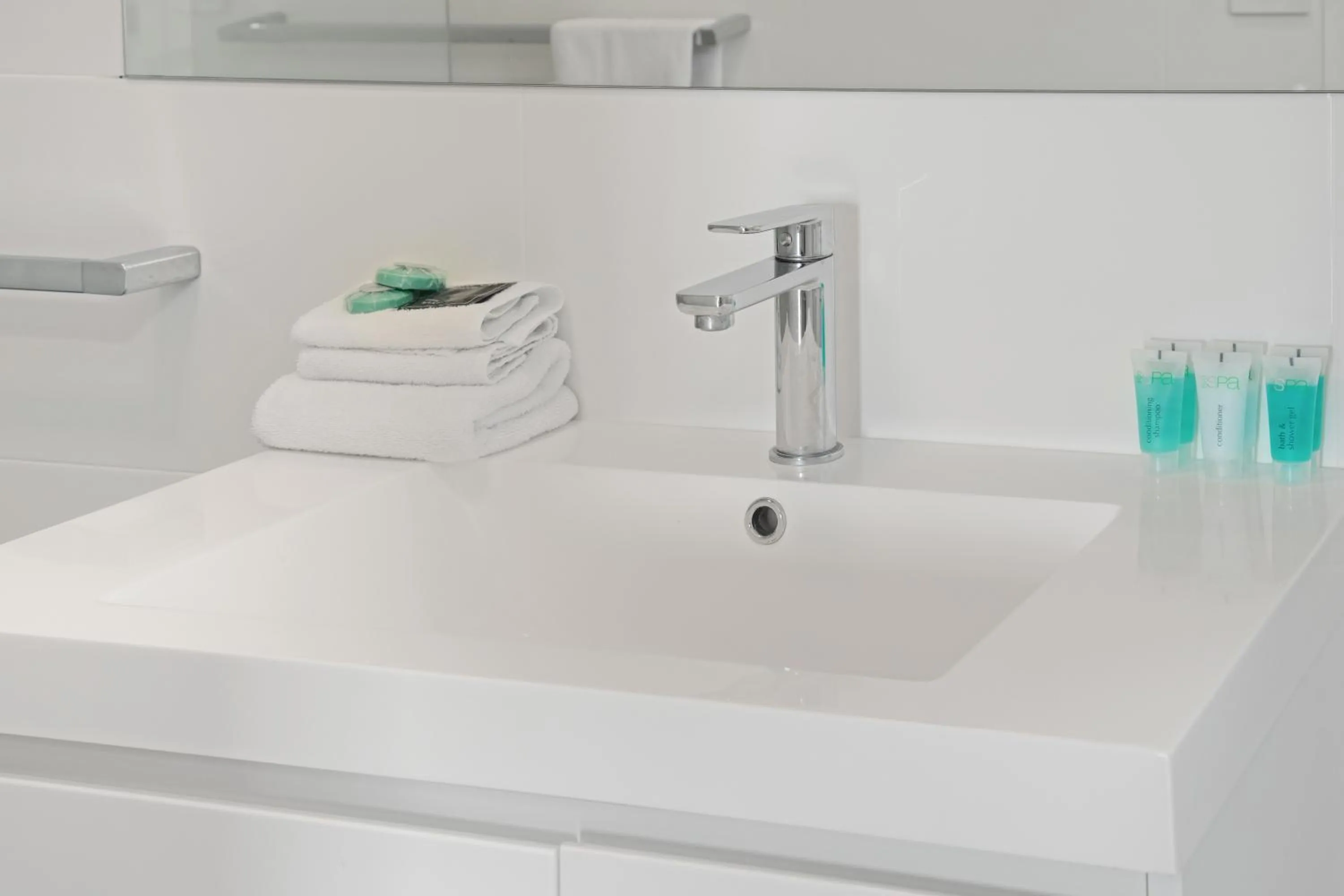 Bathroom in Hive Hotel, Moruya