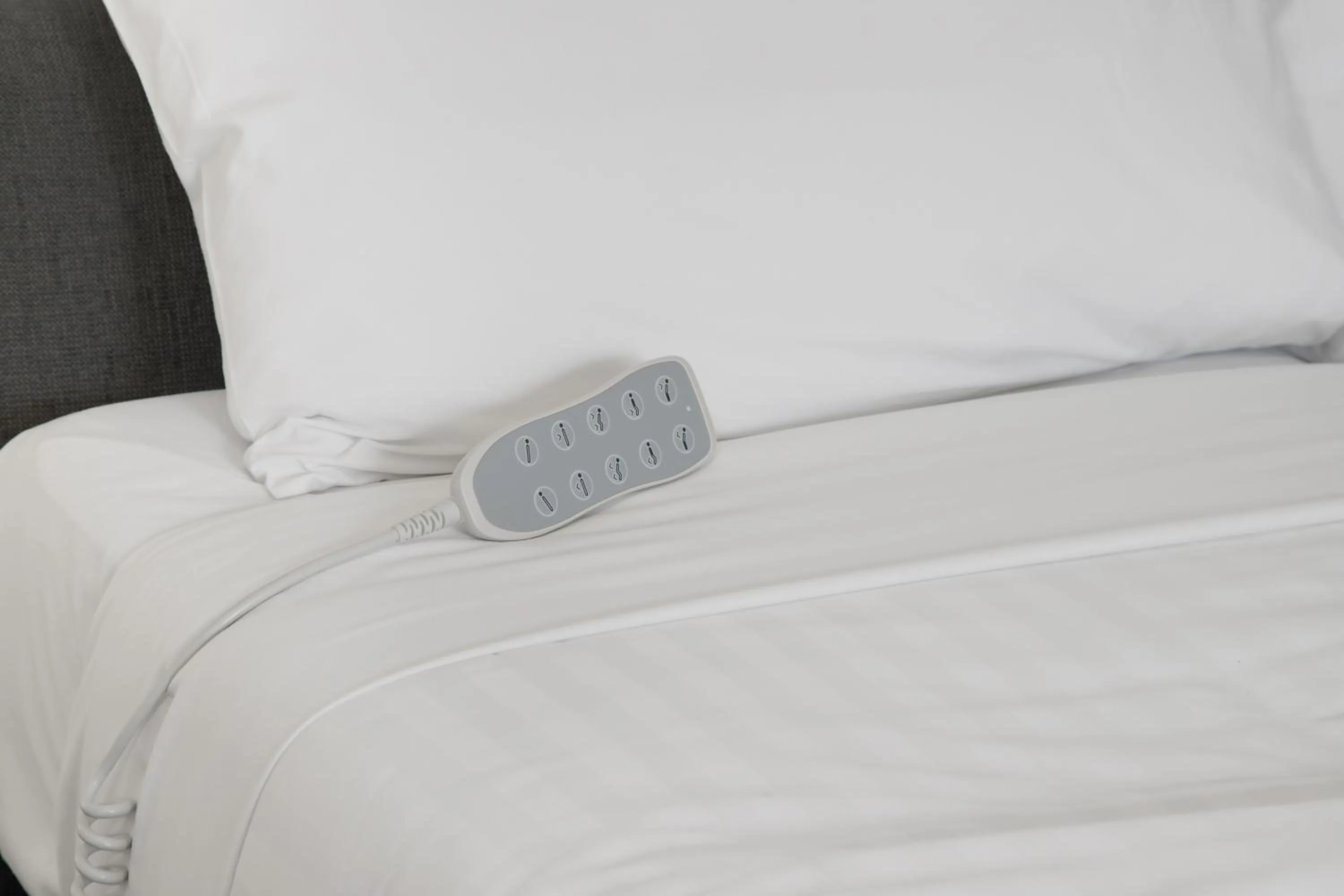 Facility for disabled guests, Bed in Hive Hotel, Moruya