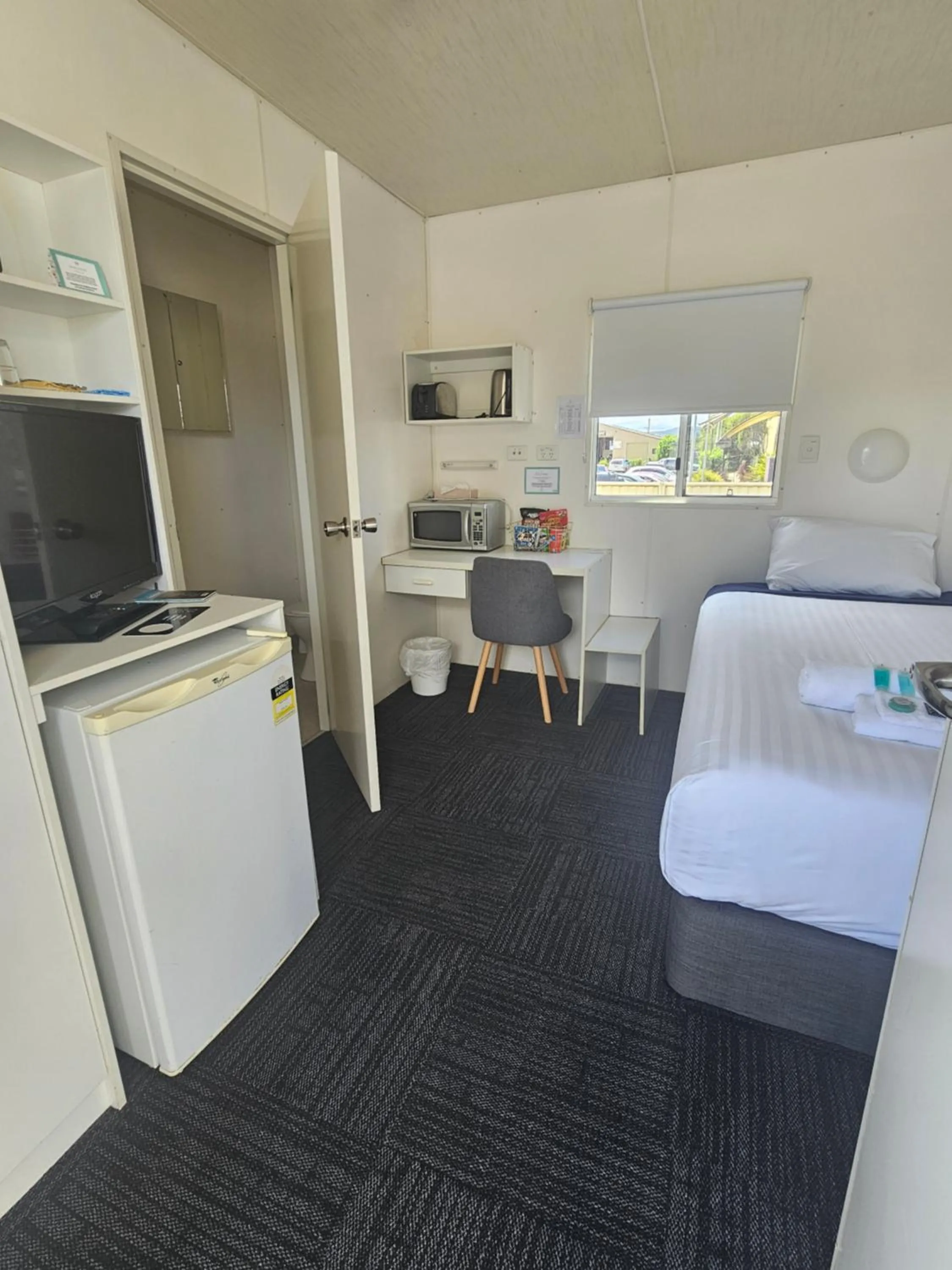 Bed in Hive Hotel, Moruya