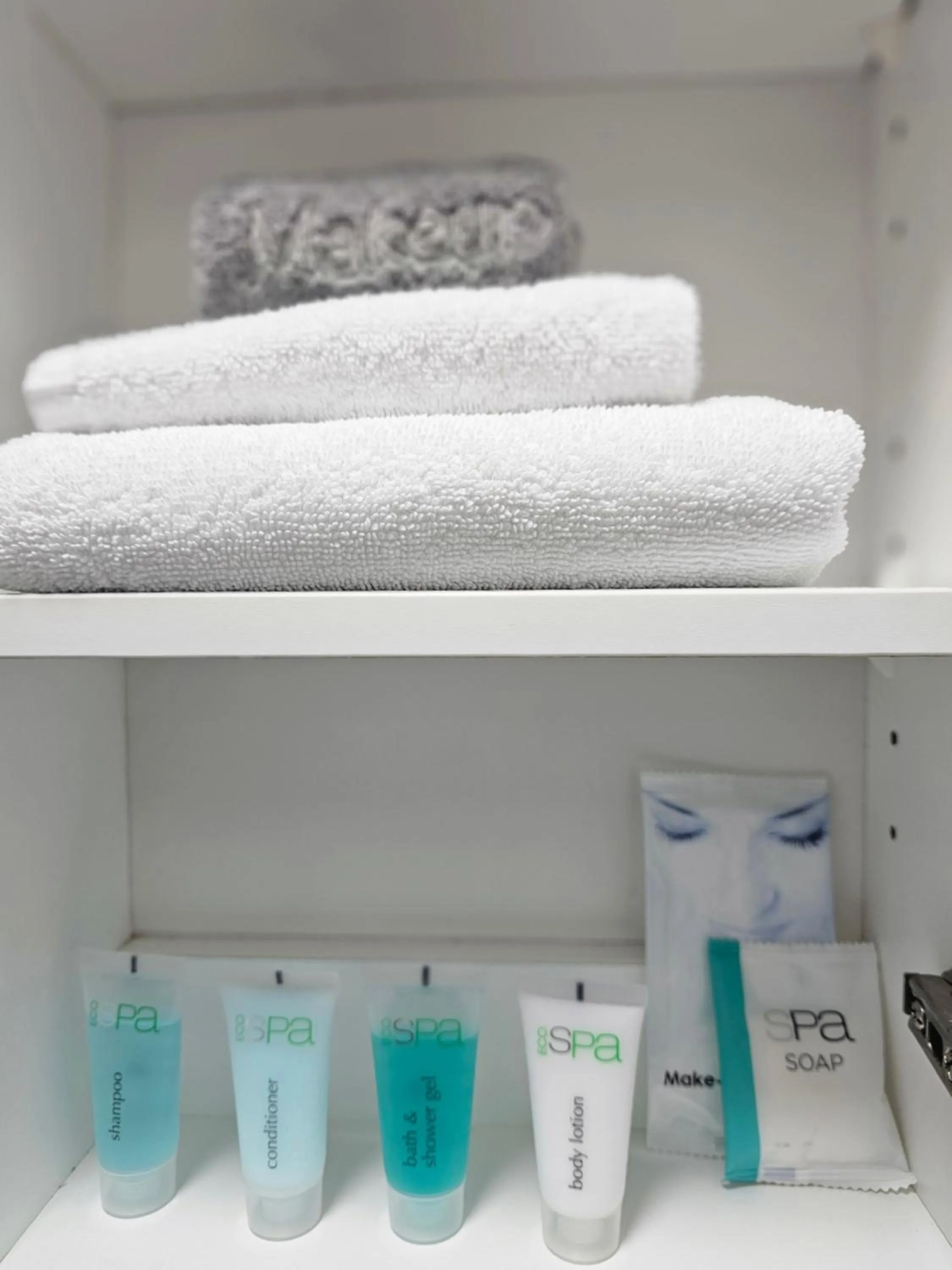 Bathroom in Hive Hotel, Moruya